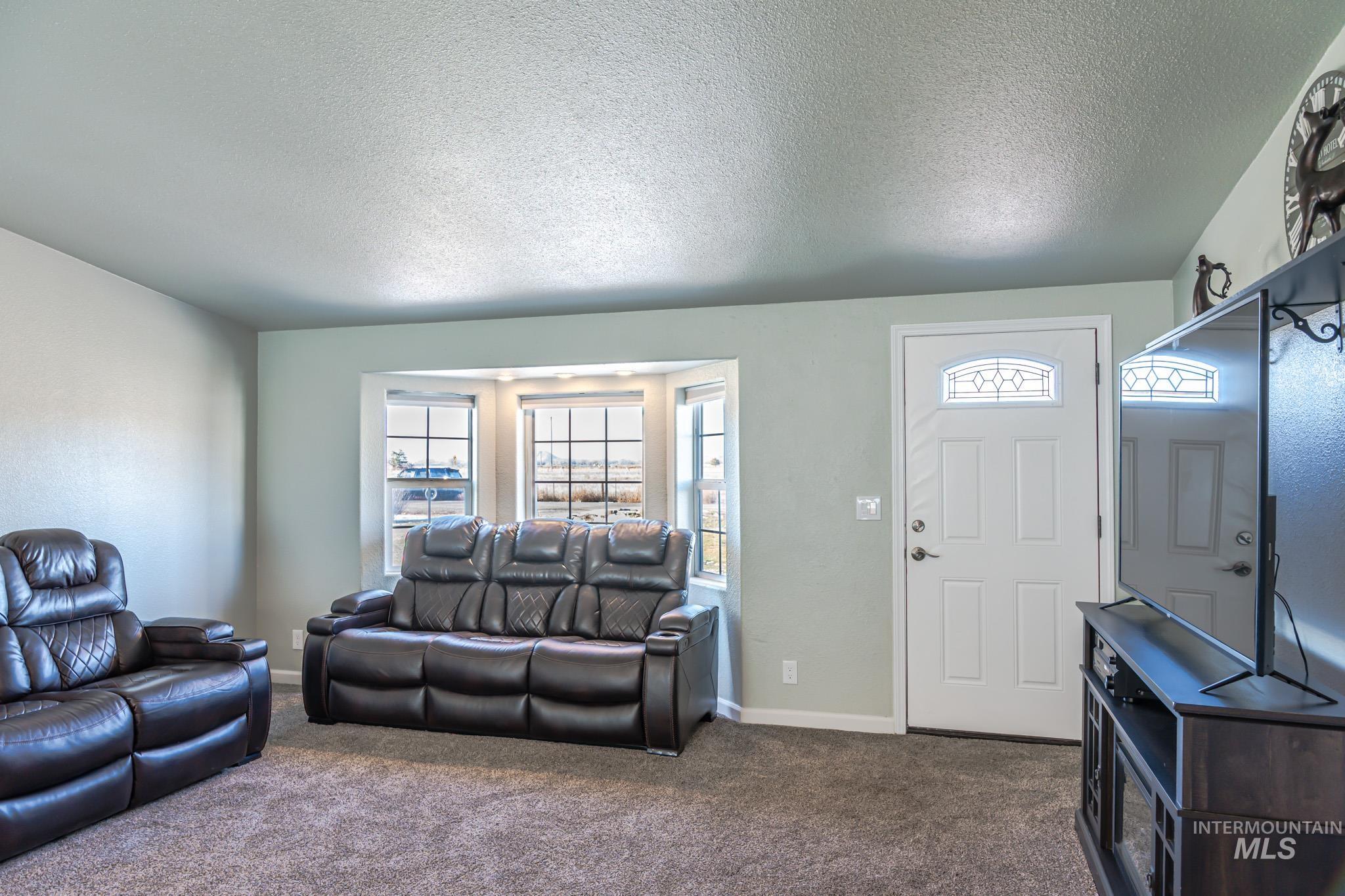 1207 Erlebach Way, Ontario, Oregon 97914, 3 Bedrooms, 2 Bathrooms, Residential For Sale, Price $325,000,MLS 98970263