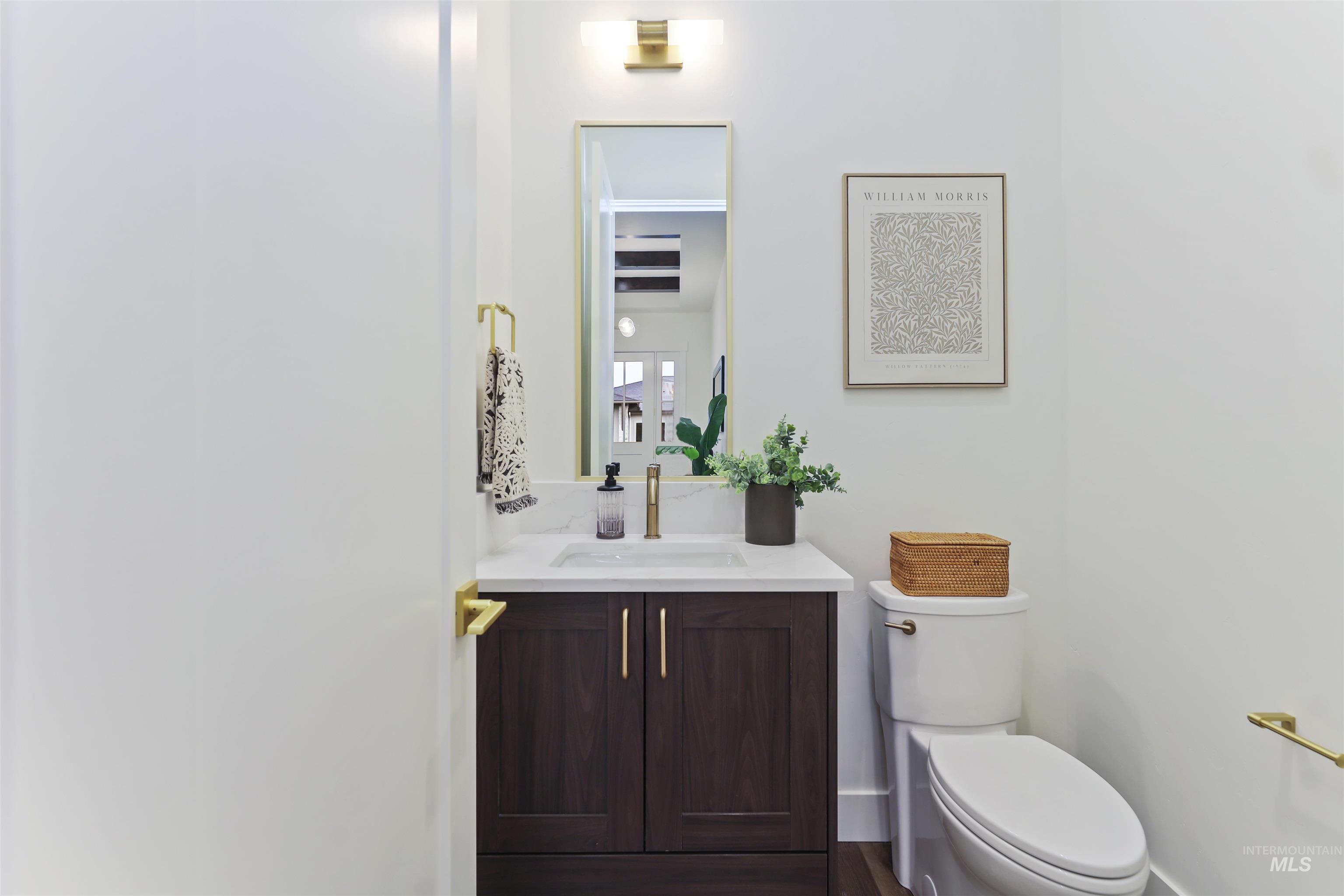 5394 W Haughburn Dr, Eagle, Idaho 83616, 3 Bedrooms, 2.5 Bathrooms, Residential For Sale, Price $929,000, 98970267