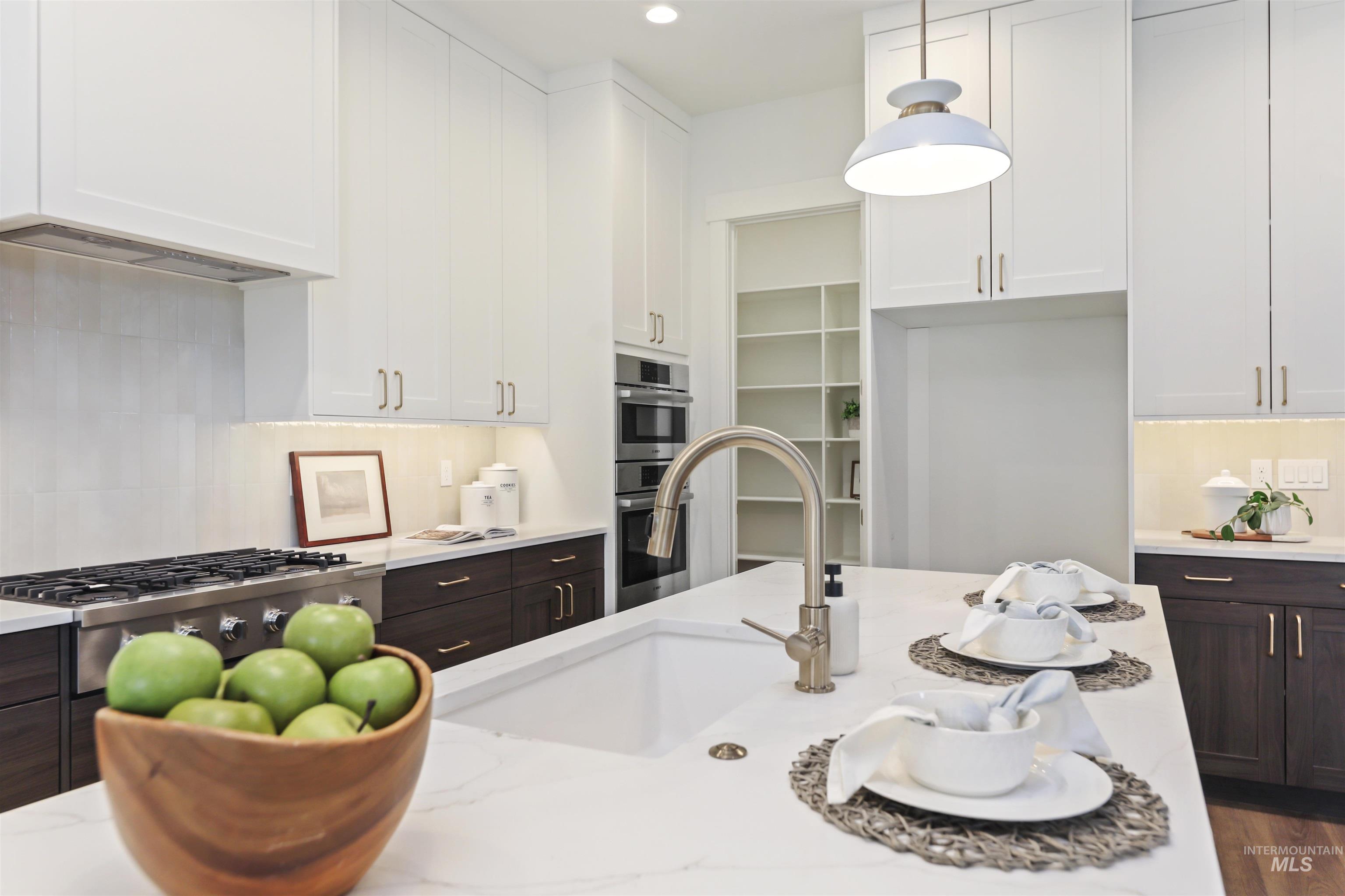 5394 W Haughburn Dr, Eagle, Idaho 83616, 3 Bedrooms, 2.5 Bathrooms, Residential For Sale, Price $929,000, 98970267