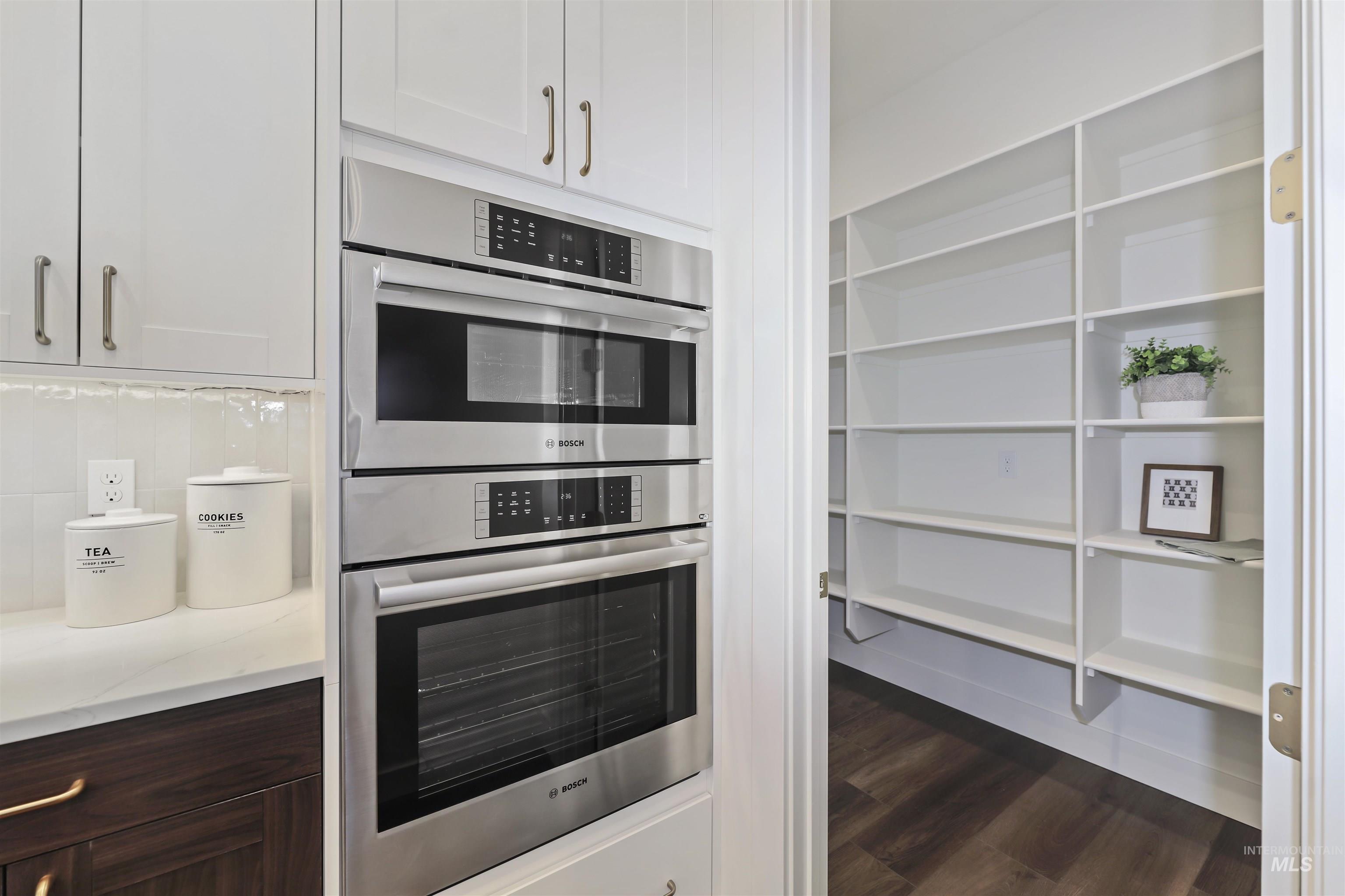 5394 W Haughburn Dr, Eagle, Idaho 83616, 3 Bedrooms, 2.5 Bathrooms, Residential For Sale, Price $929,000, 98970267