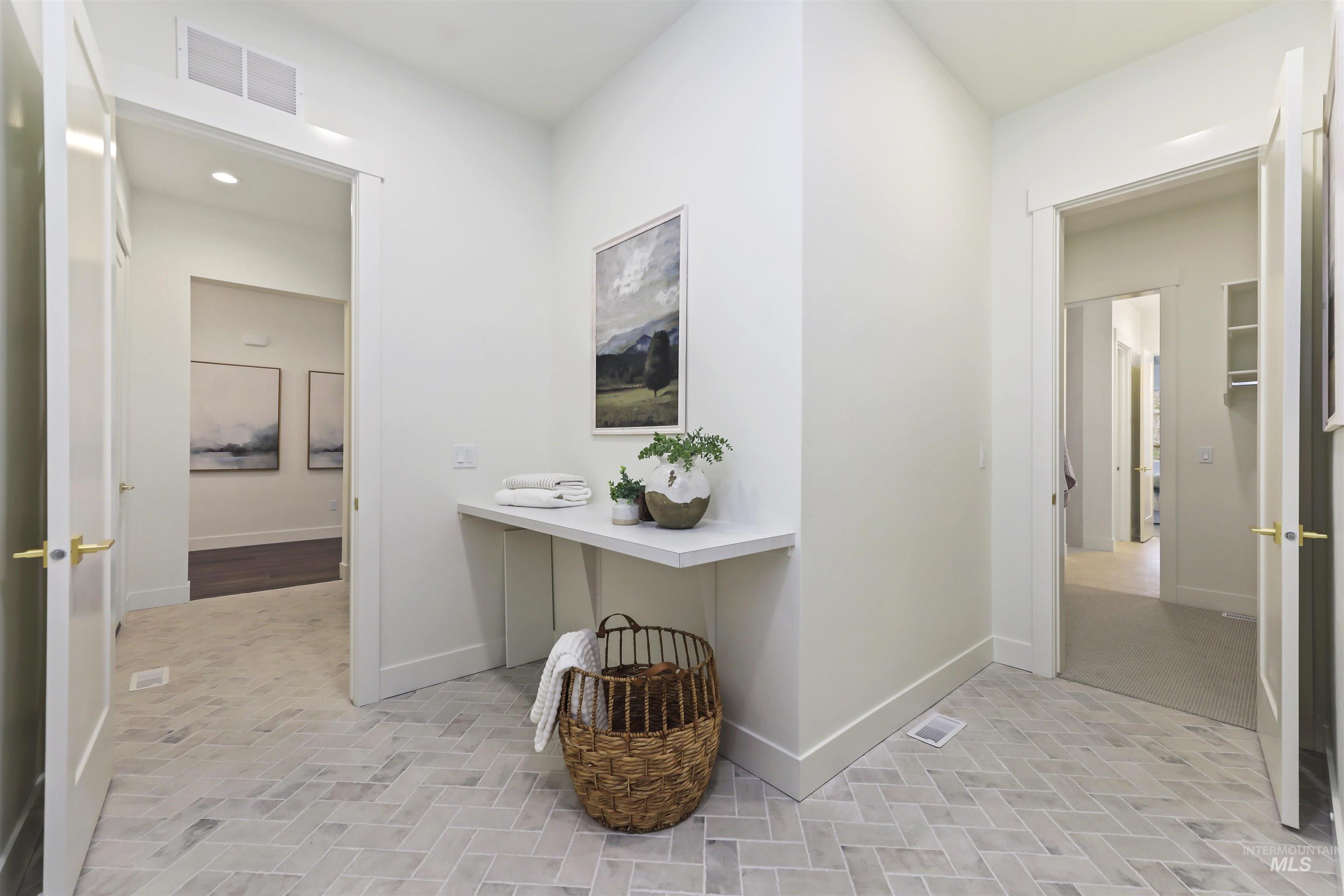 5394 W Haughburn Dr, Eagle, Idaho 83616, 3 Bedrooms, 2.5 Bathrooms, Residential For Sale, Price $929,000, 98970267