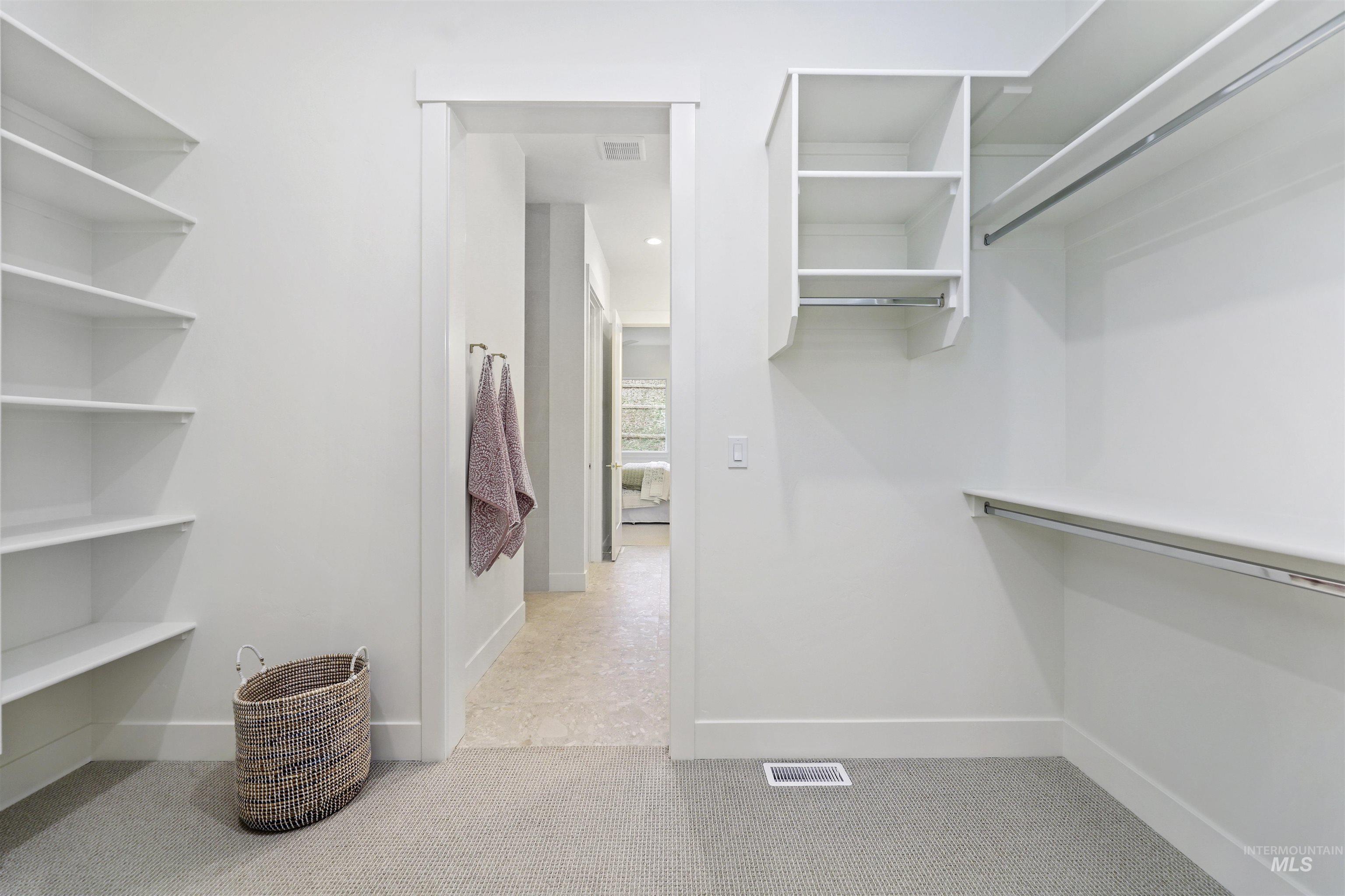 5394 W Haughburn Dr, Eagle, Idaho 83616, 3 Bedrooms, 2.5 Bathrooms, Residential For Sale, Price $929,000, 98970267