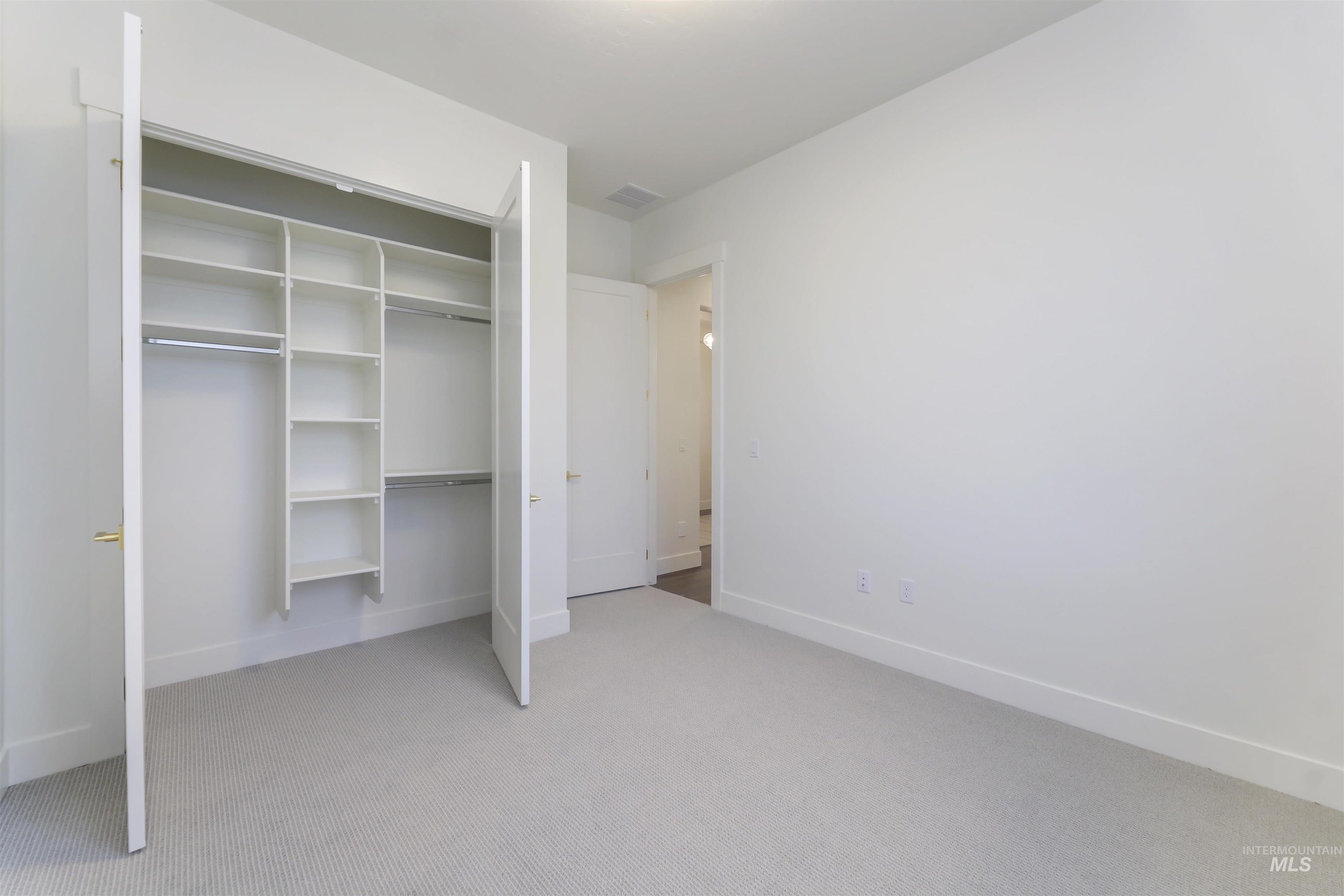 5394 W Haughburn Dr, Eagle, Idaho 83616, 3 Bedrooms, 2.5 Bathrooms, Residential For Sale, Price $929,000, 98970267