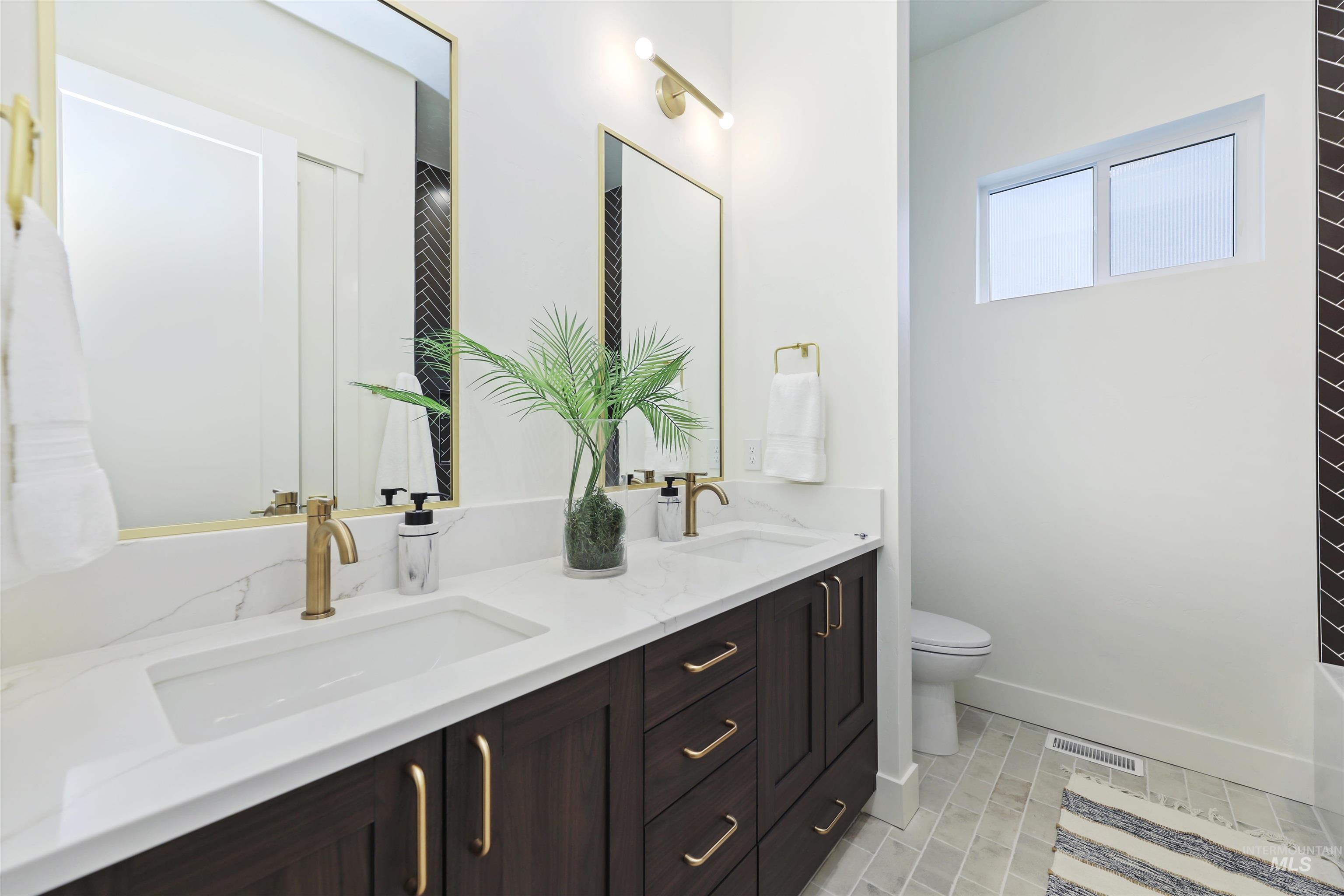 5394 W Haughburn Dr, Eagle, Idaho 83616, 3 Bedrooms, 2.5 Bathrooms, Residential For Sale, Price $929,000, 98970267