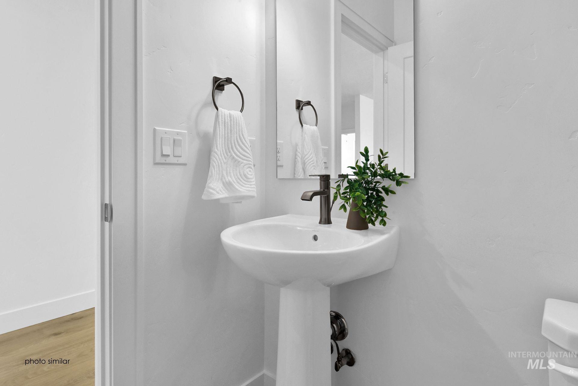 1770 N Green Pine Ln, Star, Idaho 83669, 4 Bedrooms, 2.5 Bathrooms, Residential For Sale, Price $574,900,MLS 98970268