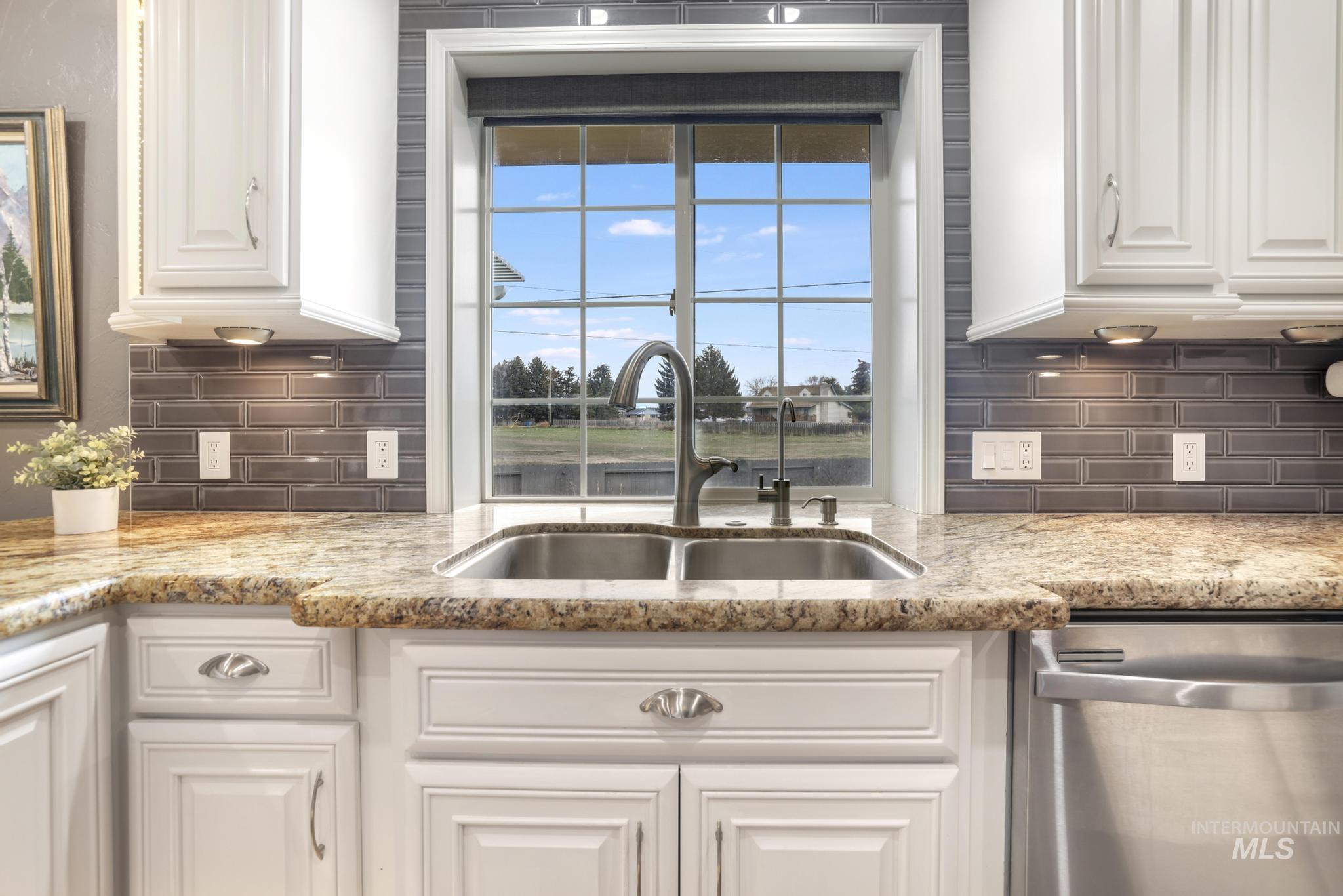 2432 Dorm Dr, Twin Falls, Idaho 83301, 4 Bedrooms, 2 Bathrooms, Residential For Sale, Price $439,000, 98970278