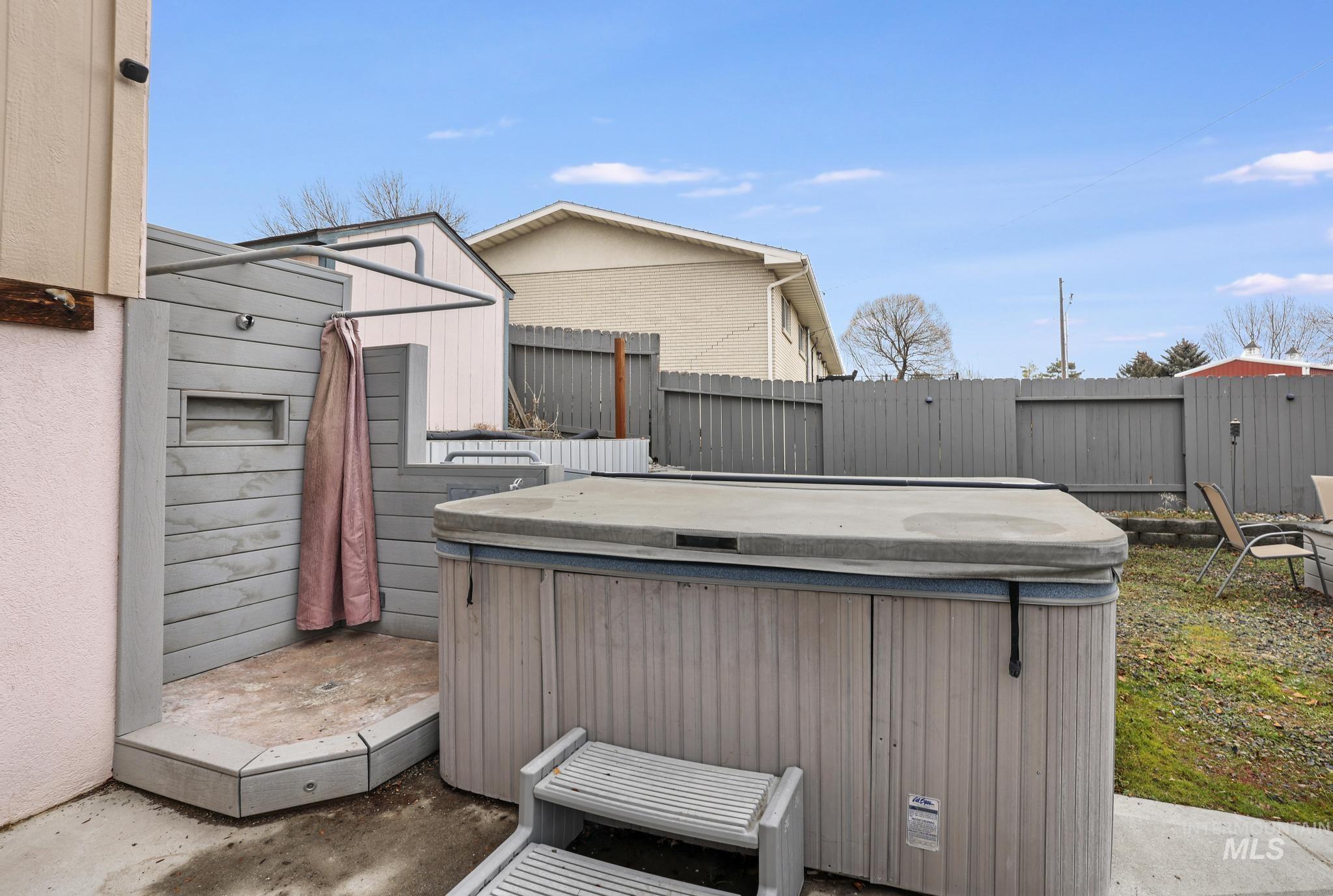 2432 Dorm Dr, Twin Falls, Idaho 83301, 4 Bedrooms, 2 Bathrooms, Residential For Sale, Price $439,000, 98970278