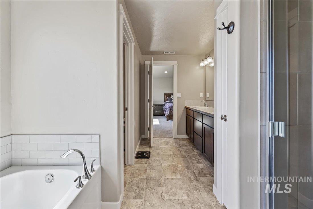 10593 W Daylily Ave., Star, Idaho 83669, 3 Bedrooms, 3 Bathrooms, Residential For Sale, Price $459,000,MLS 98970298