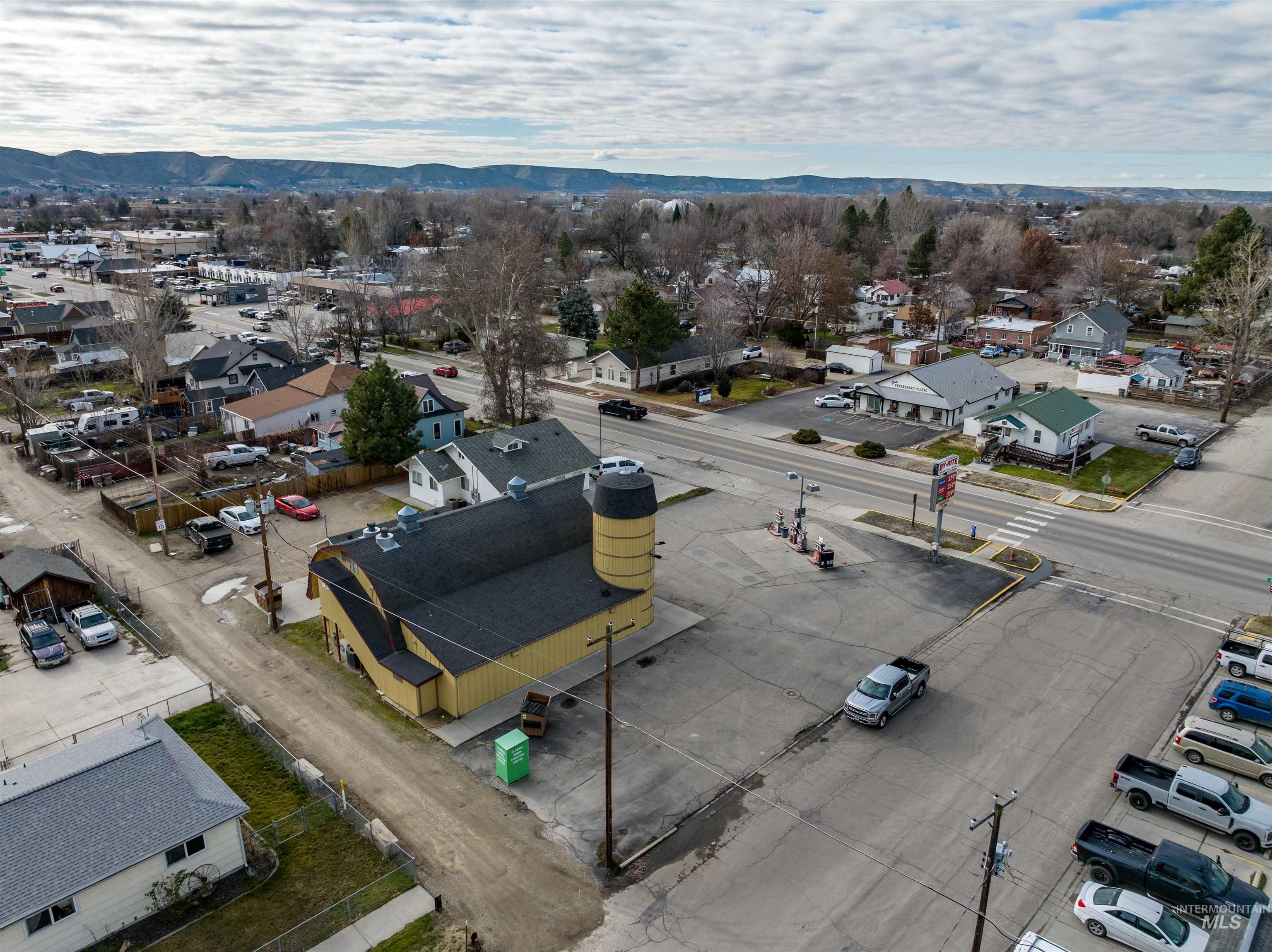702 S S Washington Ave, Emmett, Idaho 83617, Business/Commercial For Sale, Price $750,000,MLS 98970301