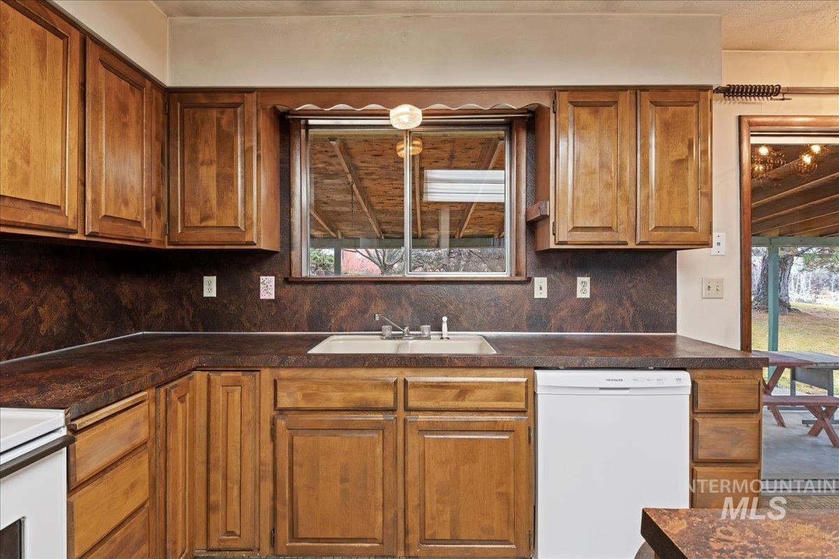 16572 Goodson Rd., Caldwell, Idaho 83607, 4 Bedrooms, 2.5 Bathrooms, Residential For Sale, Price $499,900, 98970302