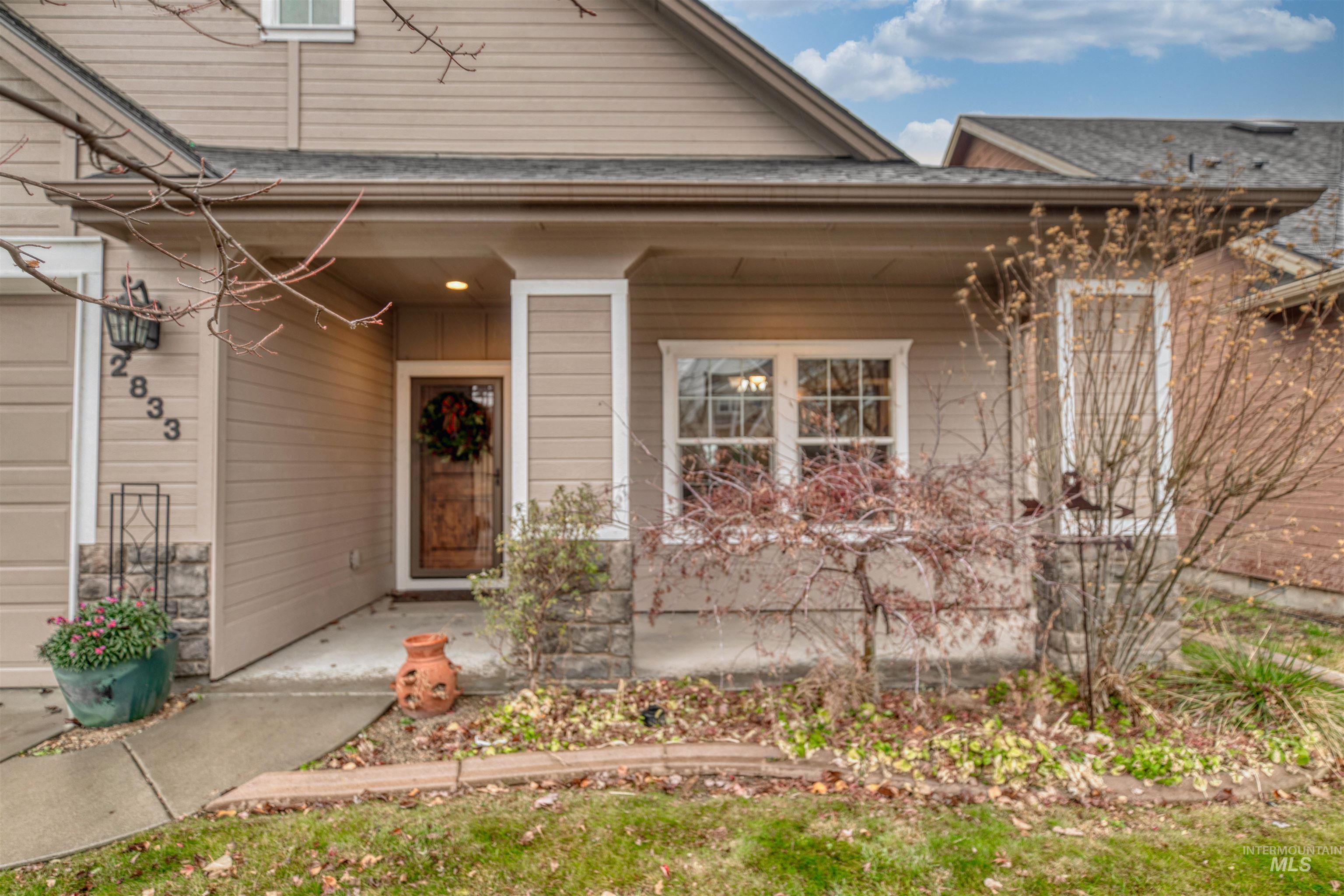 Property entrance featuring a porch