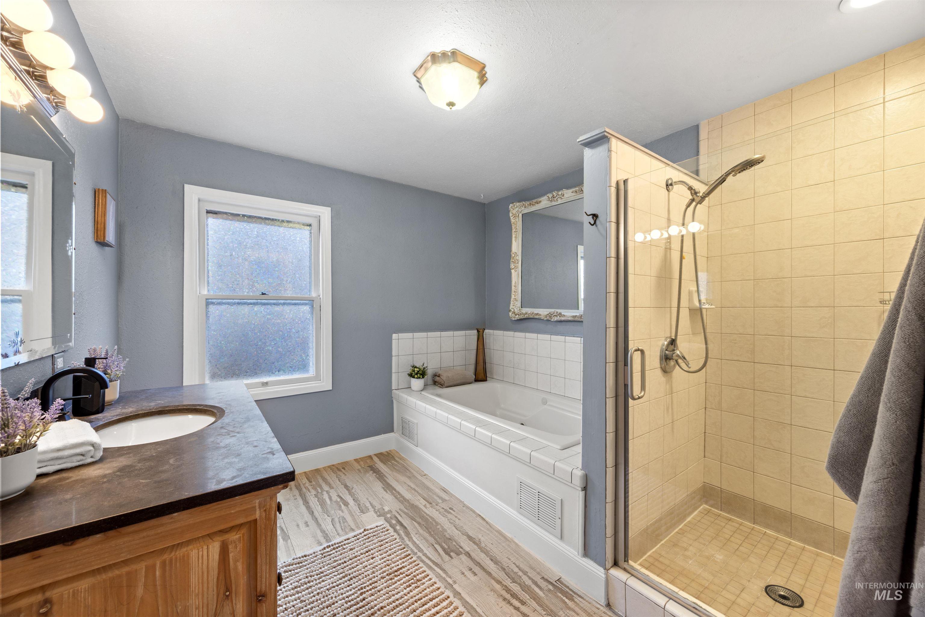 916 E McKinley Street, Boise, Idaho 83712, 5 Bedrooms, 2 Bathrooms, Residential For Sale, Price $799,900, 98970306