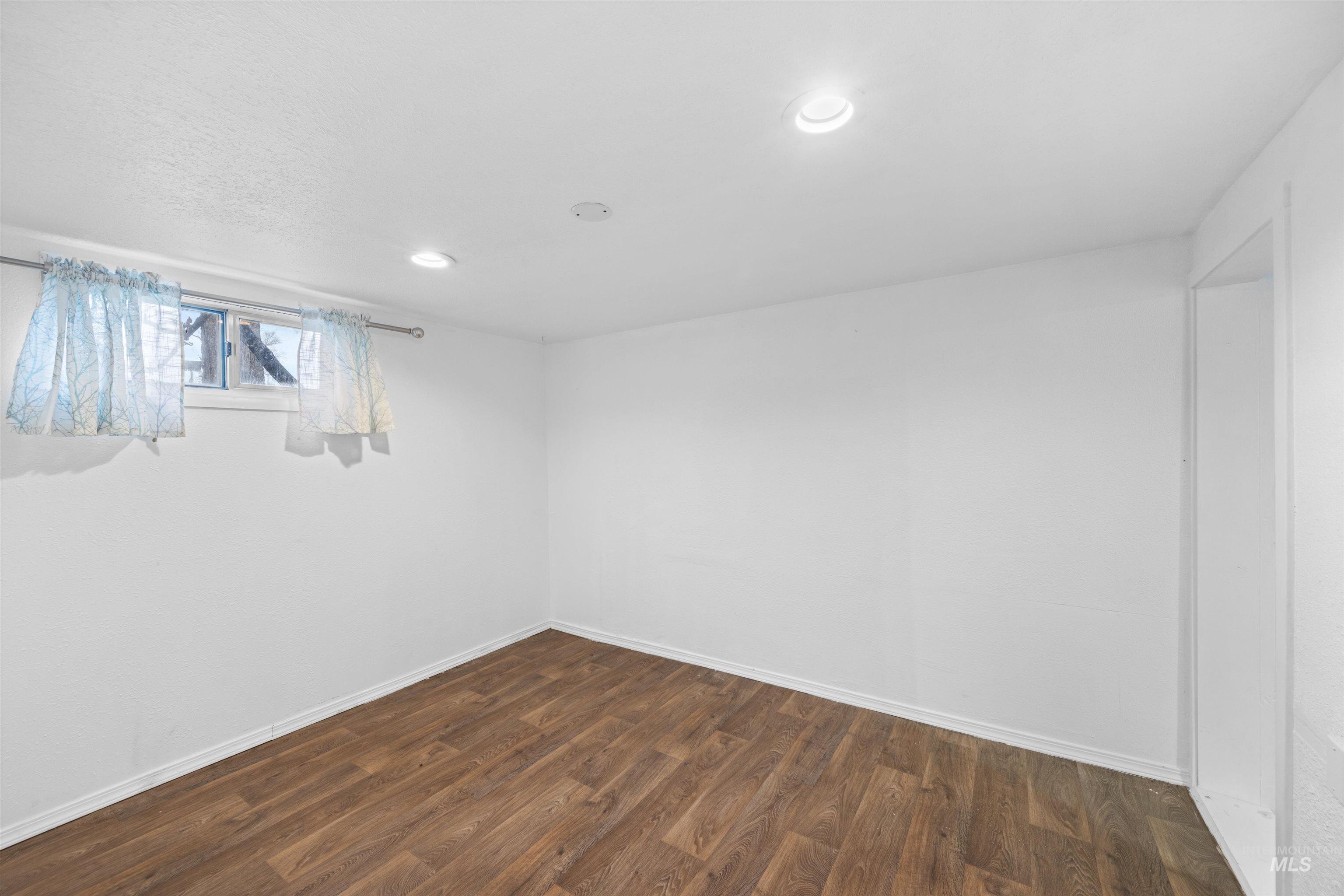 916 E McKinley Street, Boise, Idaho 83712, 5 Bedrooms, 2 Bathrooms, Residential For Sale, Price $799,900, 98970306