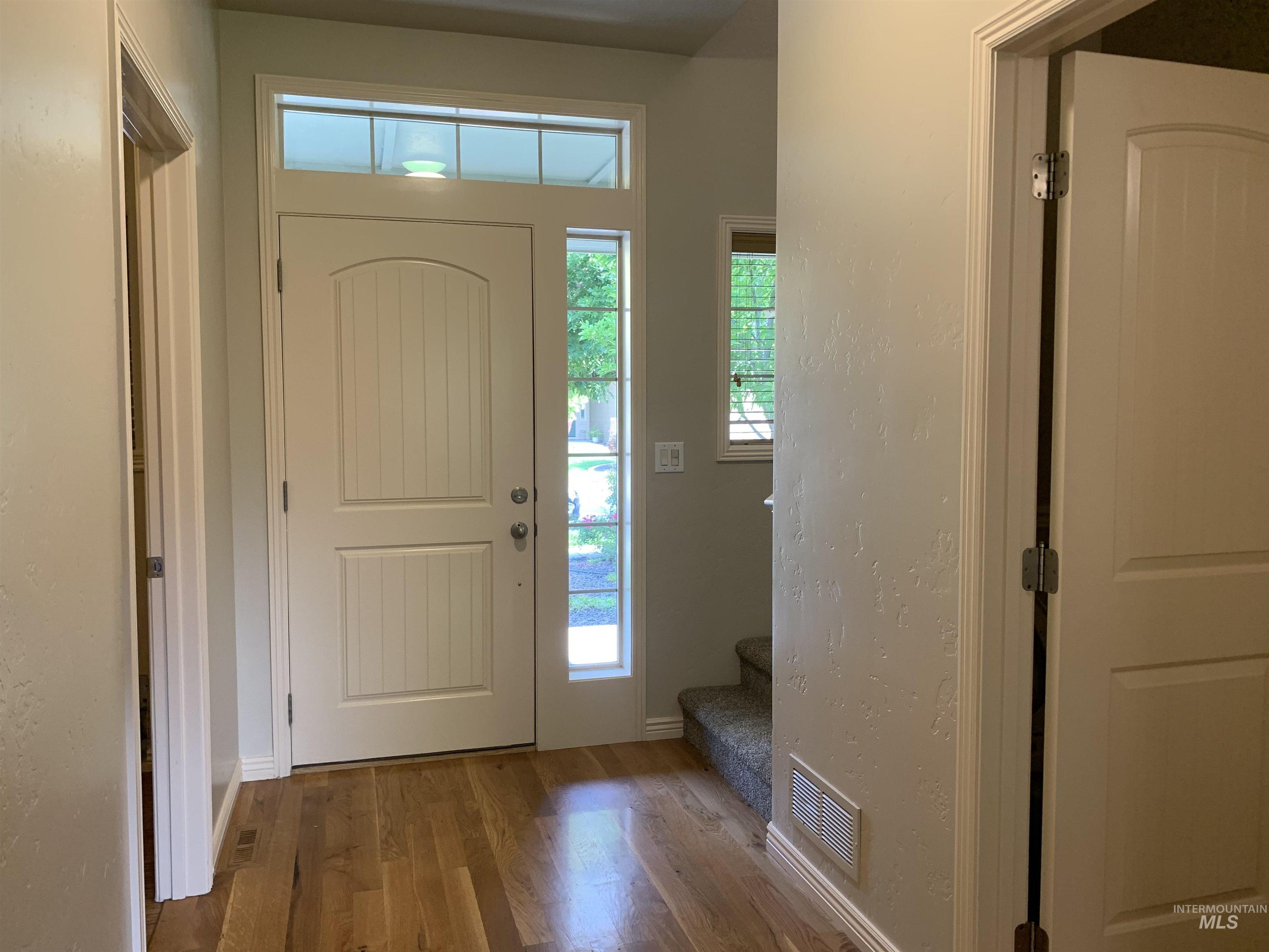 687 W Laughton, Meridian, Idaho 83646, 4 Bedrooms, 2.5 Bathrooms, Residential For Sale, Price $529,900,MLS 98970310