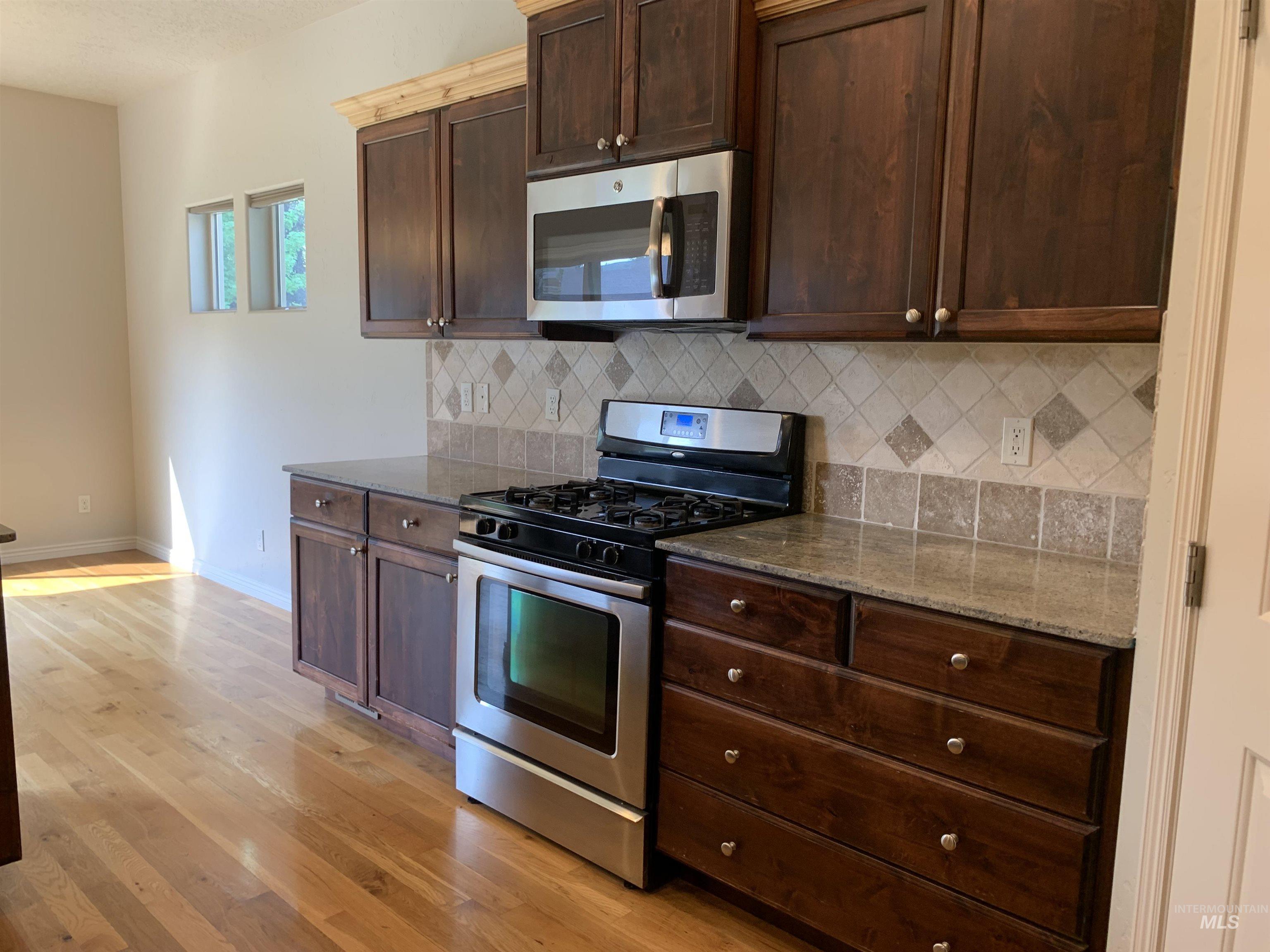 687 W Laughton, Meridian, Idaho 83646, 4 Bedrooms, 2.5 Bathrooms, Residential For Sale, Price $529,900,MLS 98970310