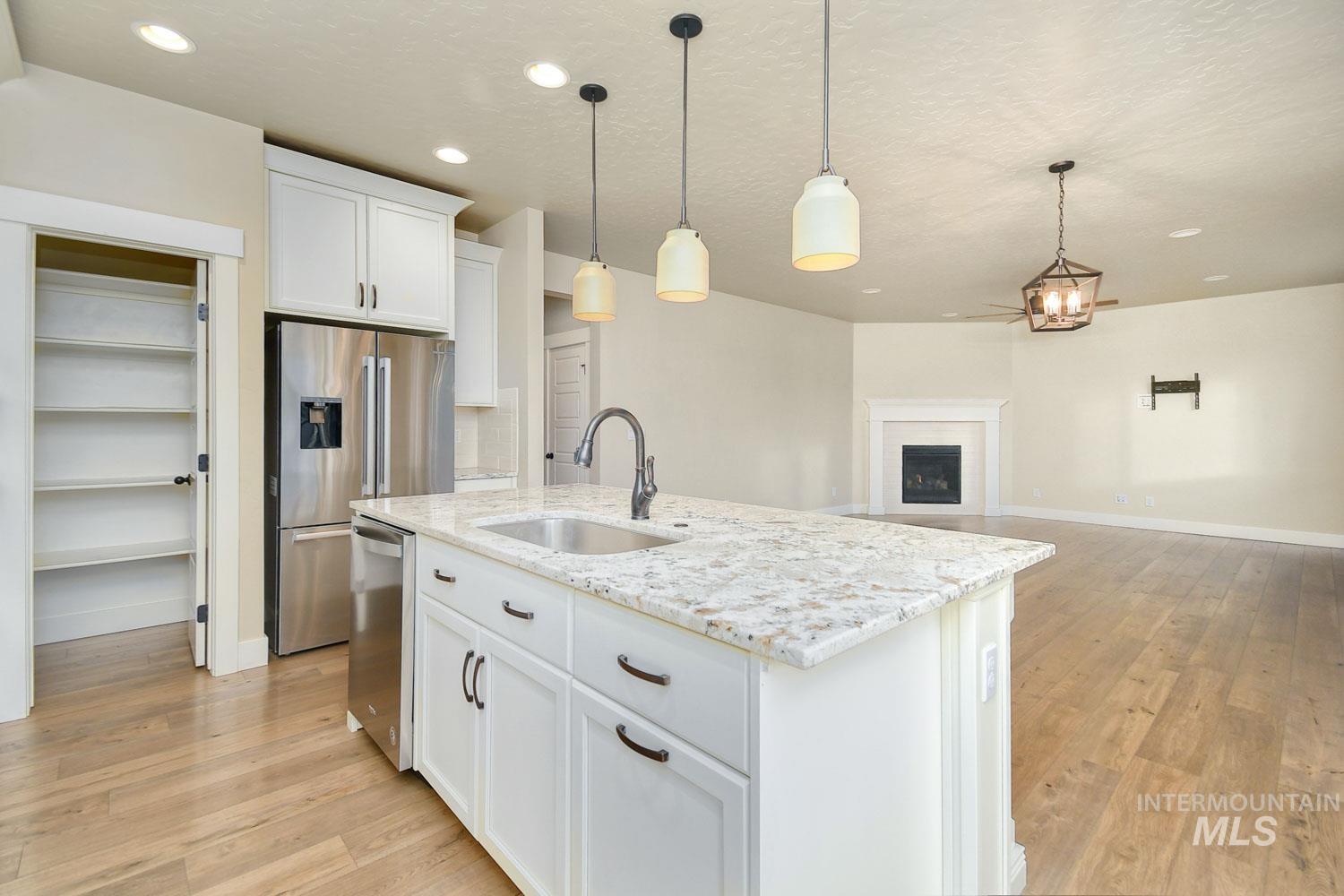 5771 W Daphne Dr, Meridian, Idaho 83646, 4 Bedrooms, 3 Bathrooms, Residential For Sale, Price $579,900,MLS 98970313