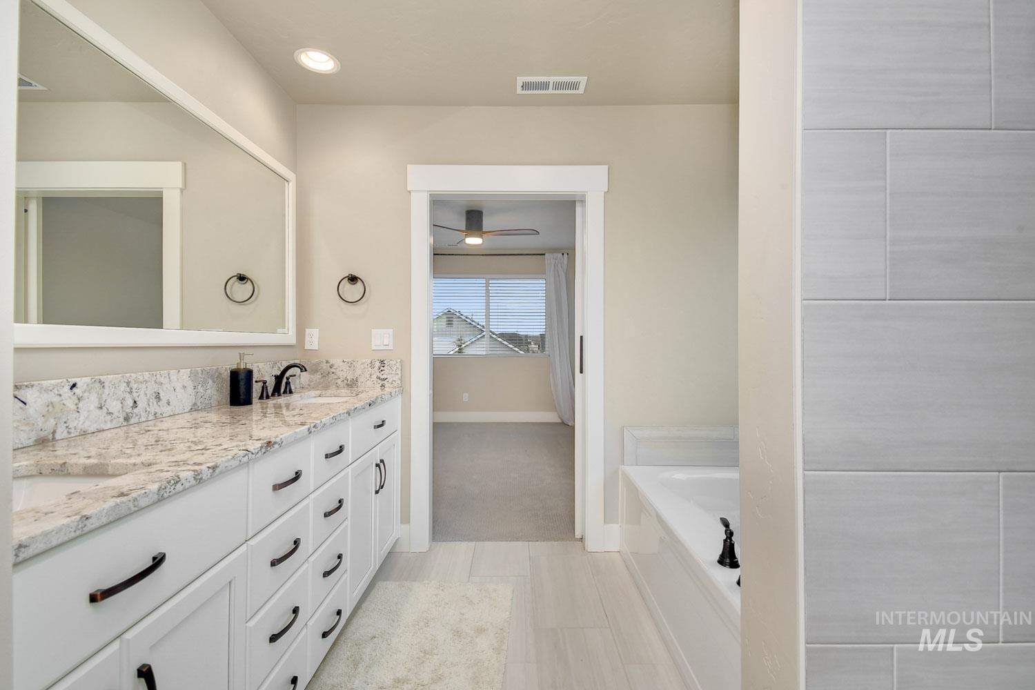 5771 W Daphne Dr, Meridian, Idaho 83646, 4 Bedrooms, 3 Bathrooms, Residential For Sale, Price $579,900,MLS 98970313