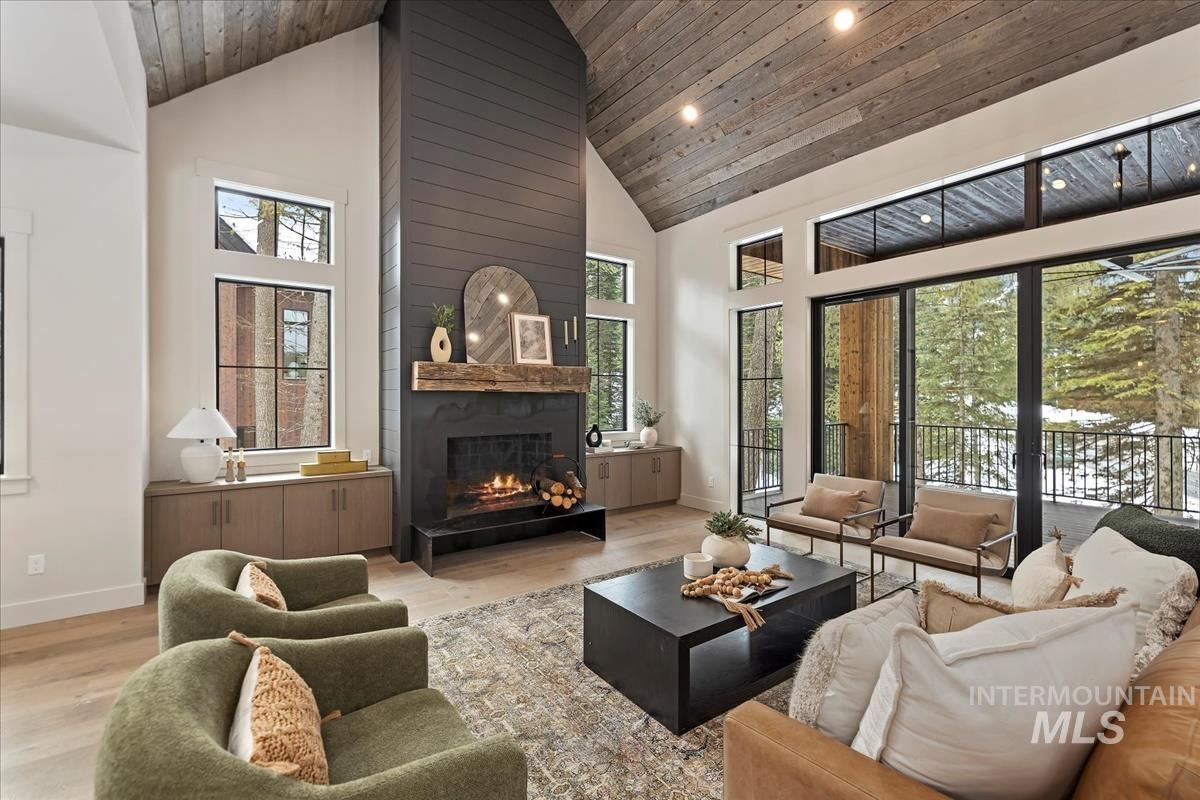 68 Ponderosa Ridge Court, Donnelly, Idaho 83615, 3 Bedrooms, 3.5 Bathrooms, Residential For Sale, Price $2,399,000, 98970319