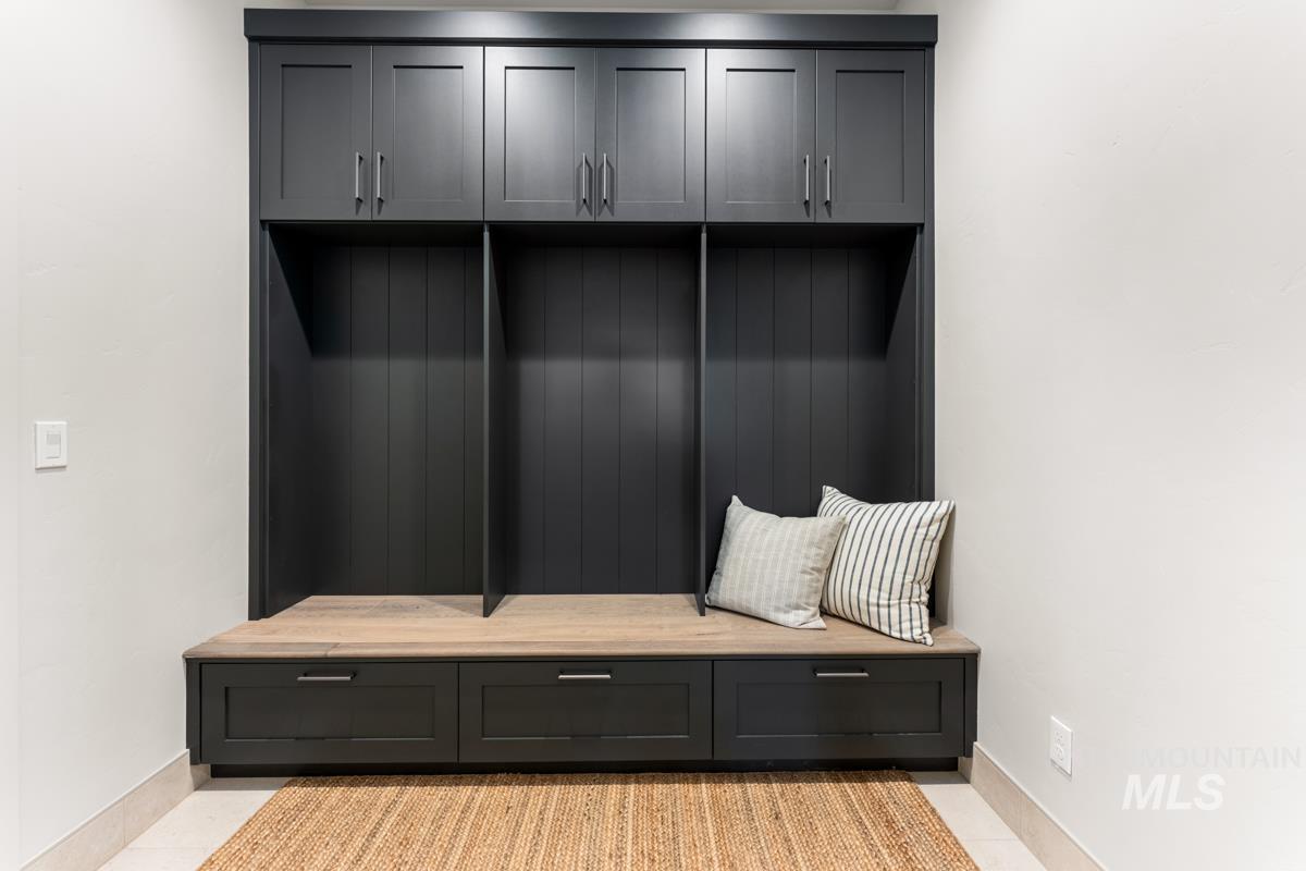 68 Ponderosa Ridge Court, Donnelly, Idaho 83615, 3 Bedrooms, 3.5 Bathrooms, Residential For Sale, Price $2,399,000,MLS 98970319