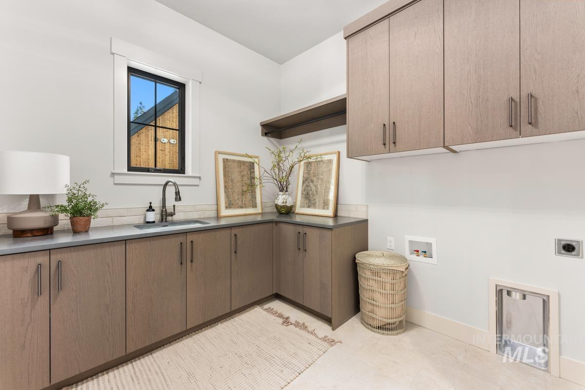 68 Ponderosa Ridge Court, Donnelly, Idaho 83615, 3 Bedrooms, 3.5 Bathrooms, Residential For Sale, Price $2,399,000,MLS 98970319