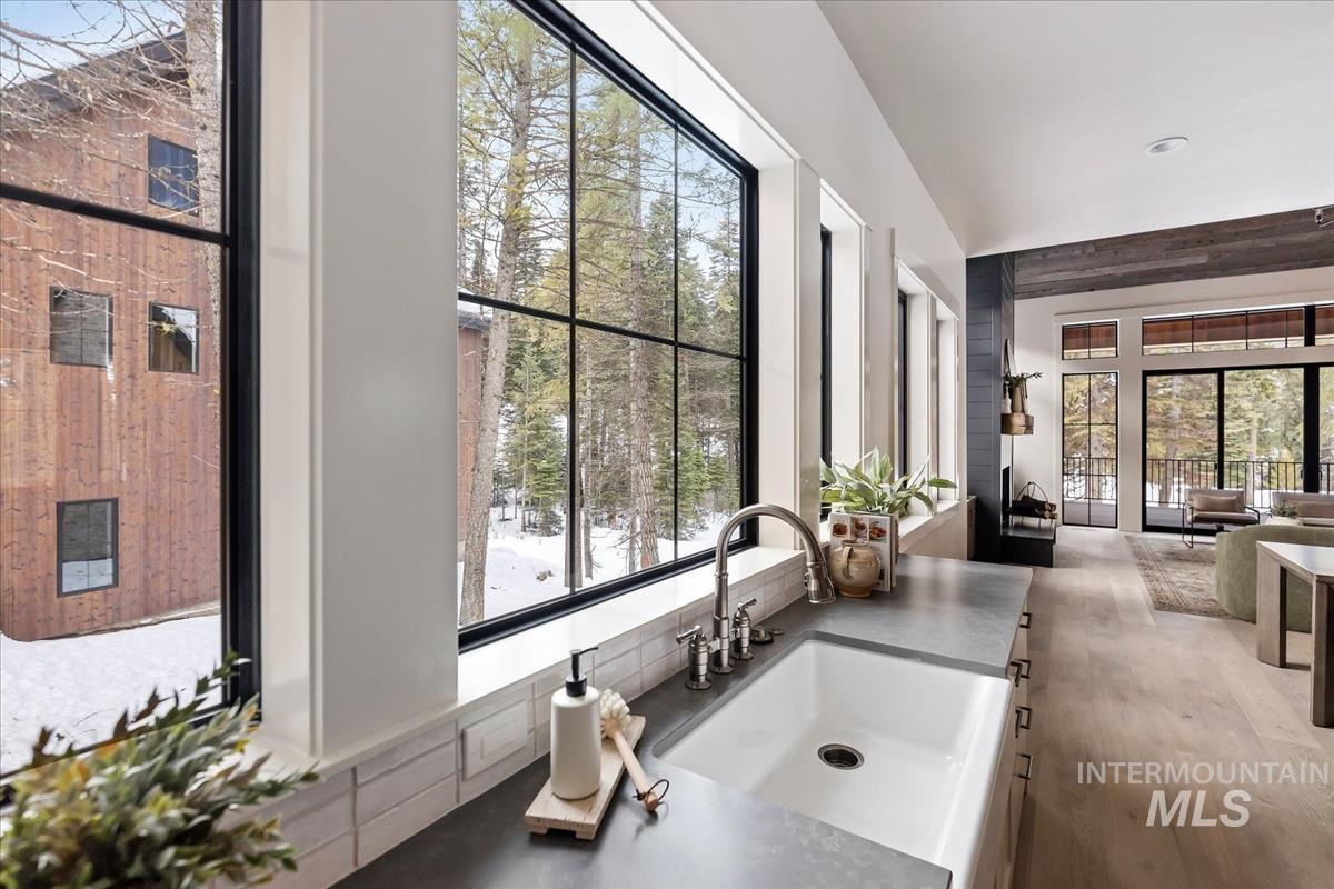 68 Ponderosa Ridge Court, Donnelly, Idaho 83615, 3 Bedrooms, 3.5 Bathrooms, Residential For Sale, Price $2,399,000, 98970319