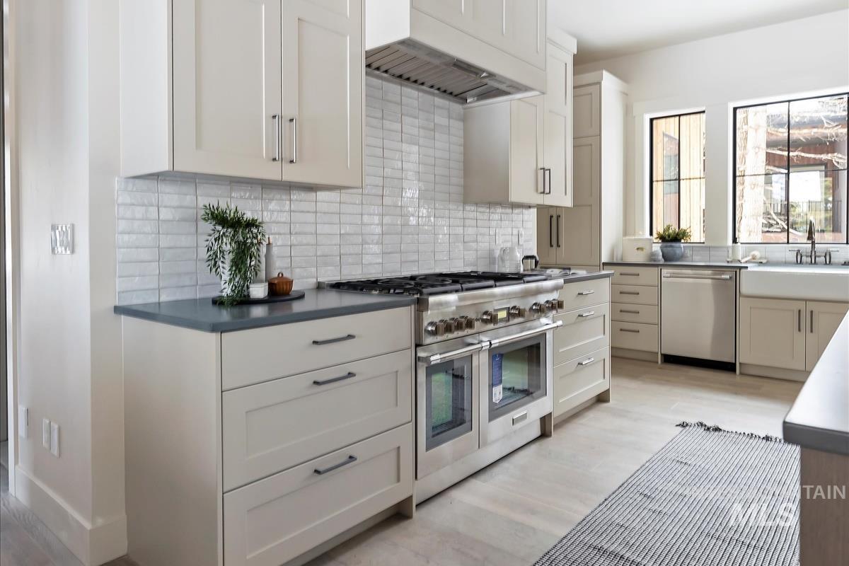 68 Ponderosa Ridge Court, Donnelly, Idaho 83615, 3 Bedrooms, 3.5 Bathrooms, Residential For Sale, Price $2,399,000, 98970319