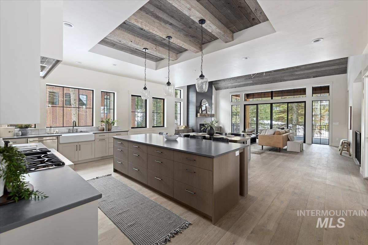 68 Ponderosa Ridge Court, Donnelly, Idaho 83615, 3 Bedrooms, 3.5 Bathrooms, Residential For Sale, Price $2,399,000, 98970319