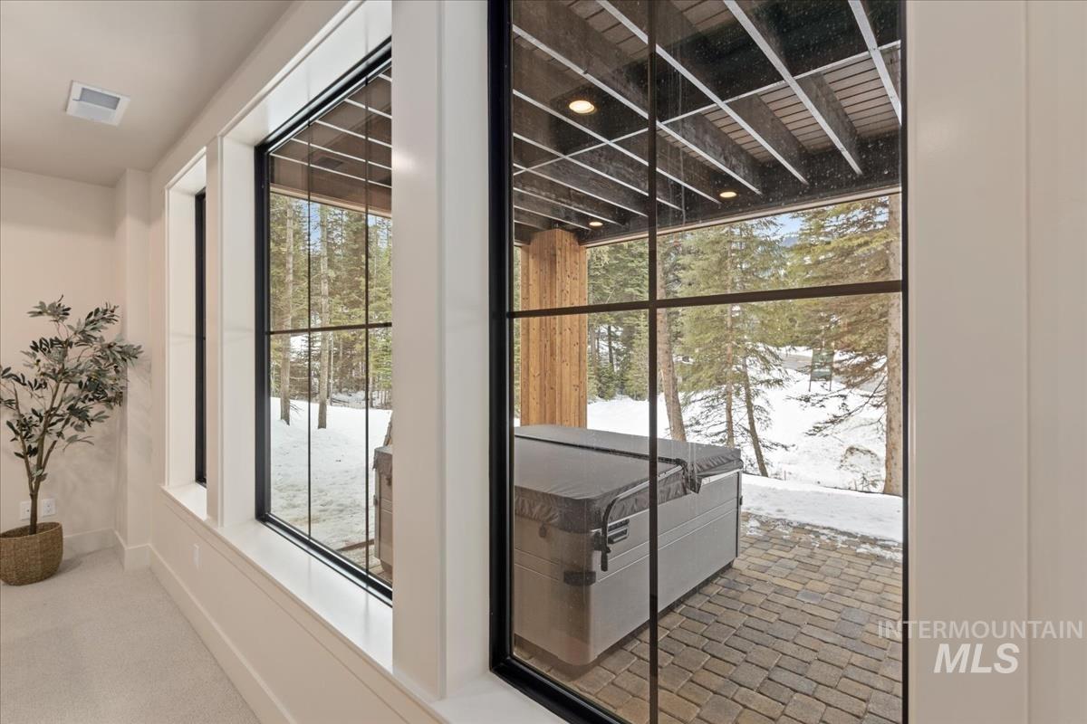 68 Ponderosa Ridge Court, Donnelly, Idaho 83615, 3 Bedrooms, 3.5 Bathrooms, Residential For Sale, Price $2,399,000, 98970319