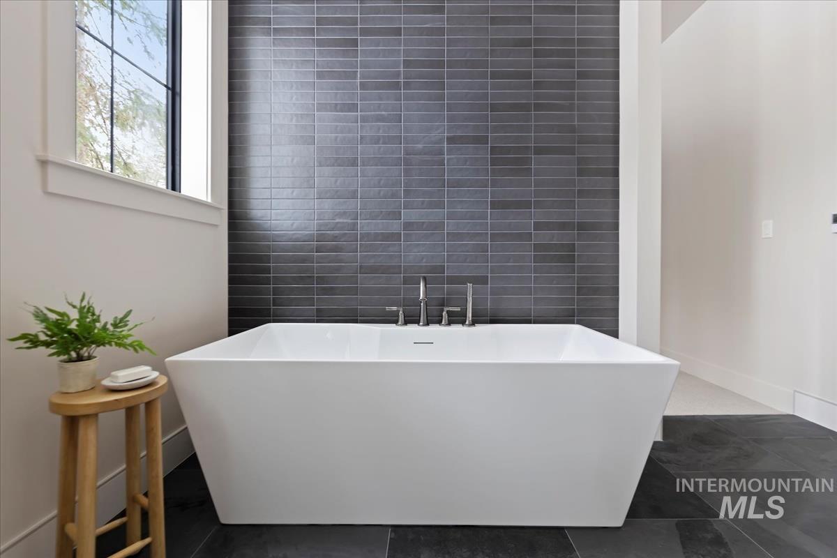 68 Ponderosa Ridge Court, Donnelly, Idaho 83615, 3 Bedrooms, 3.5 Bathrooms, Residential For Sale, Price $2,399,000, 98970319