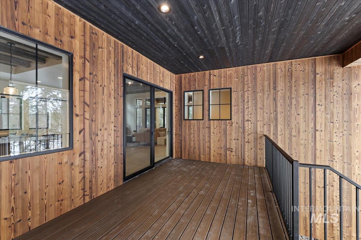 68 Ponderosa Ridge Court, Donnelly, Idaho 83615, 3 Bedrooms, 3.5 Bathrooms, Residential For Sale, Price $2,399,000, 98970319