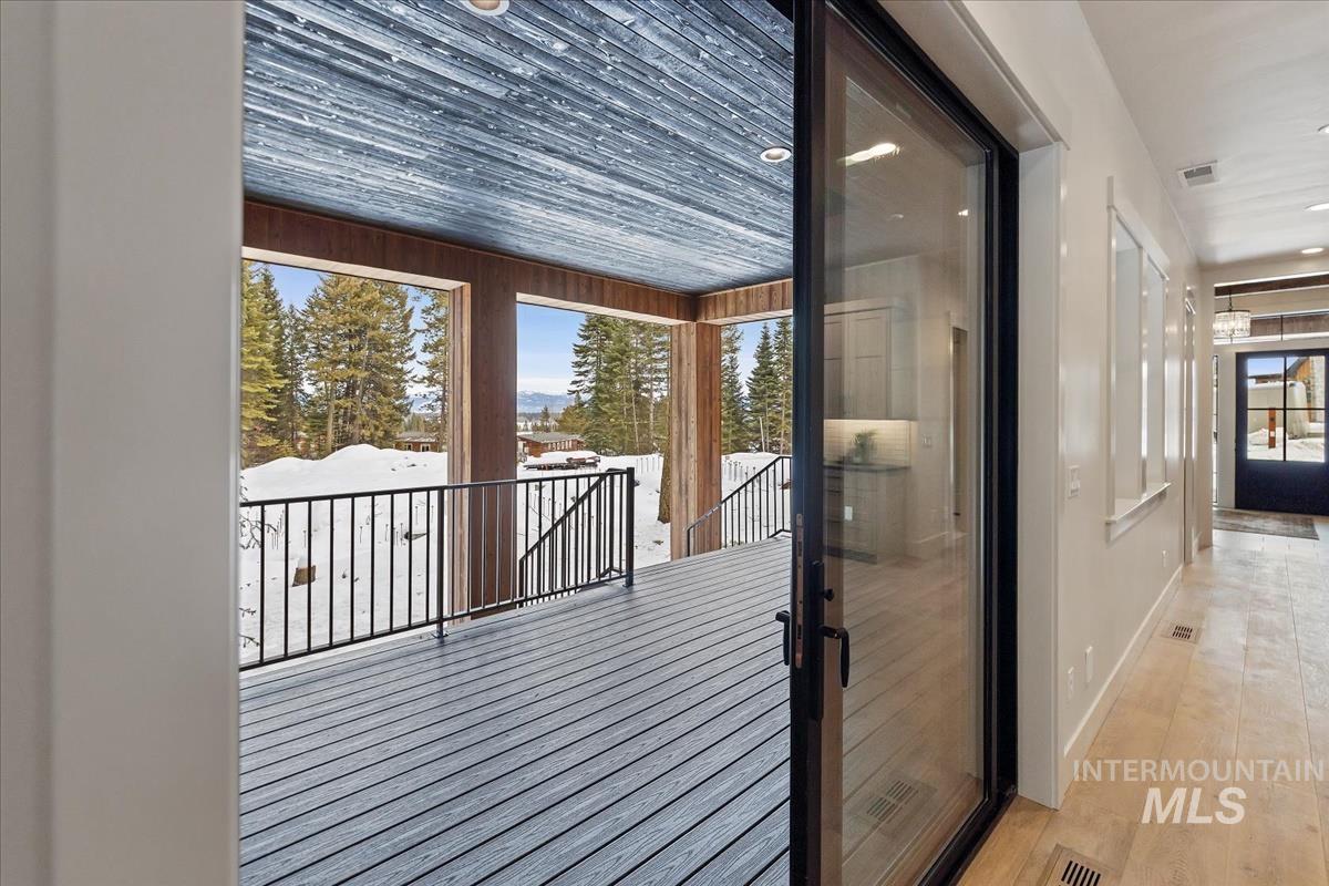 68 Ponderosa Ridge Court, Donnelly, Idaho 83615, 3 Bedrooms, 3.5 Bathrooms, Residential For Sale, Price $2,399,000, 98970319