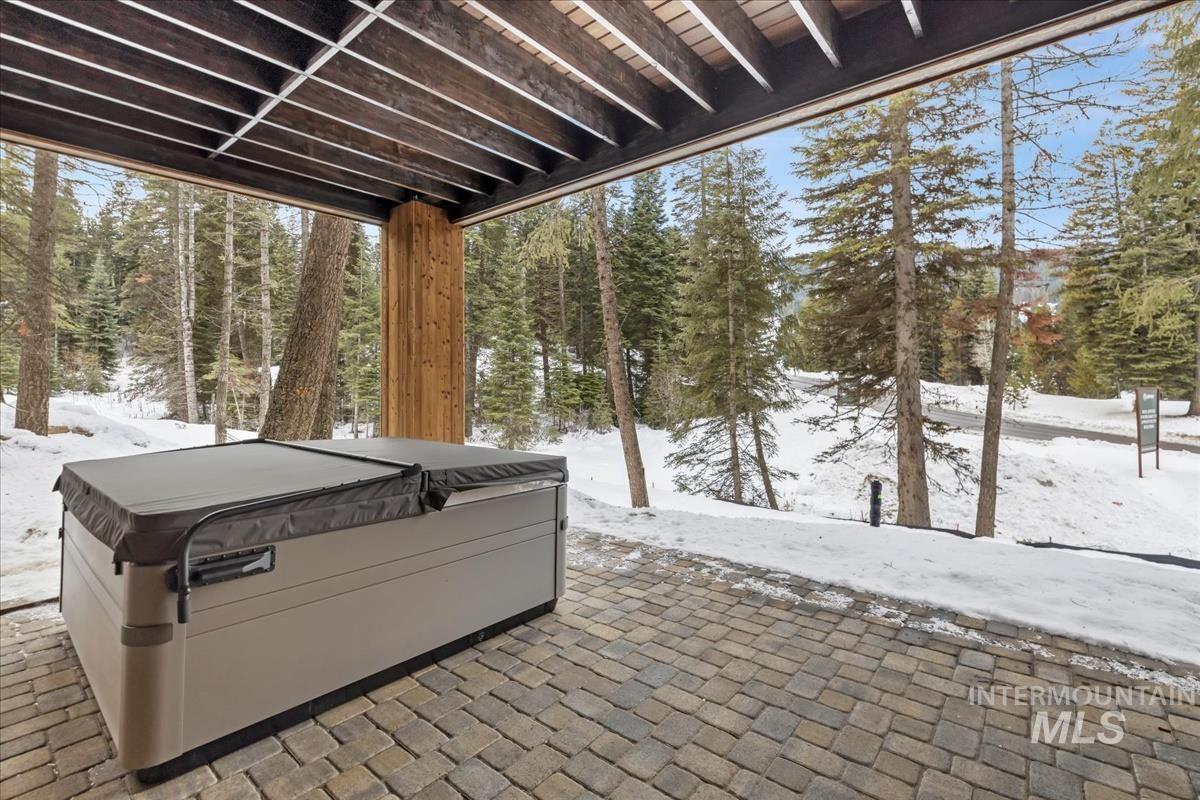 68 Ponderosa Ridge Court, Donnelly, Idaho 83615, 3 Bedrooms, 3.5 Bathrooms, Residential For Sale, Price $2,399,000, 98970319