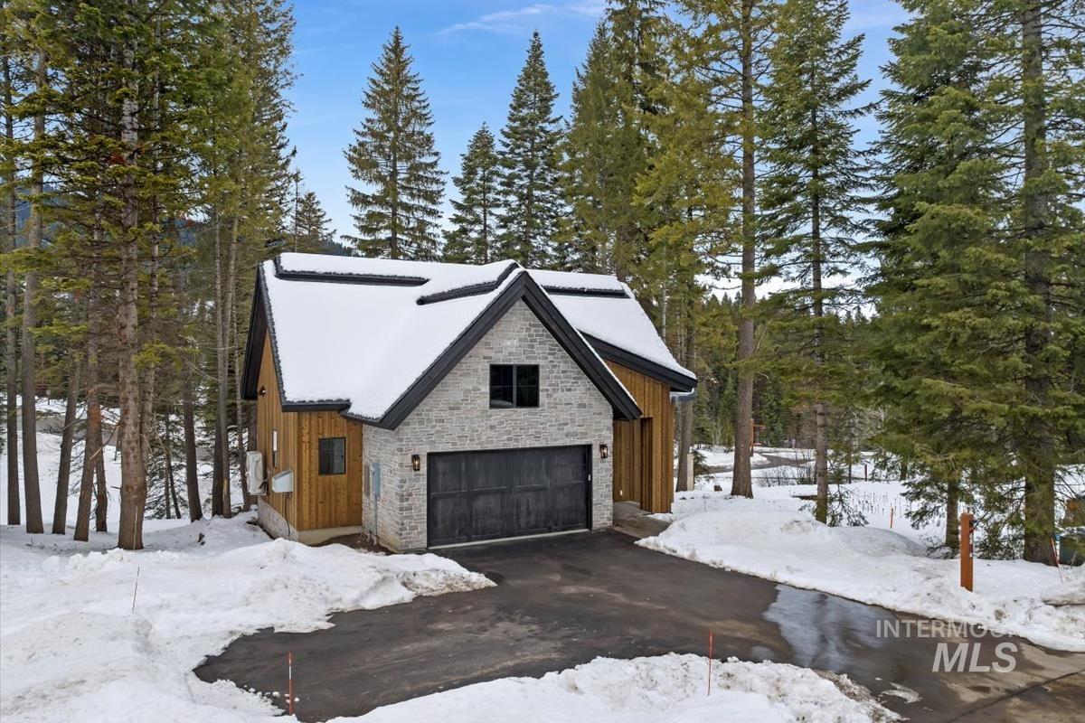 68 Ponderosa Ridge Court, Donnelly, Idaho 83615, 3 Bedrooms, 3.5 Bathrooms, Residential For Sale, Price $2,399,000, 98970319