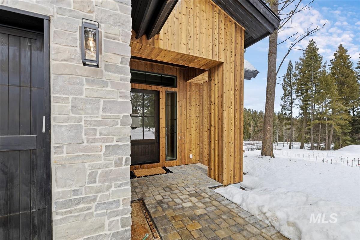 68 Ponderosa Ridge Court, Donnelly, Idaho 83615, 3 Bedrooms, 3.5 Bathrooms, Residential For Sale, Price $2,399,000, 98970319