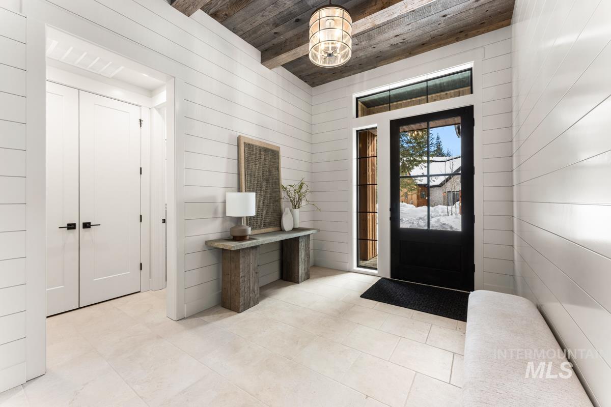 68 Ponderosa Ridge Court, Donnelly, Idaho 83615, 3 Bedrooms, 3.5 Bathrooms, Residential For Sale, Price $2,399,000,MLS 98970319