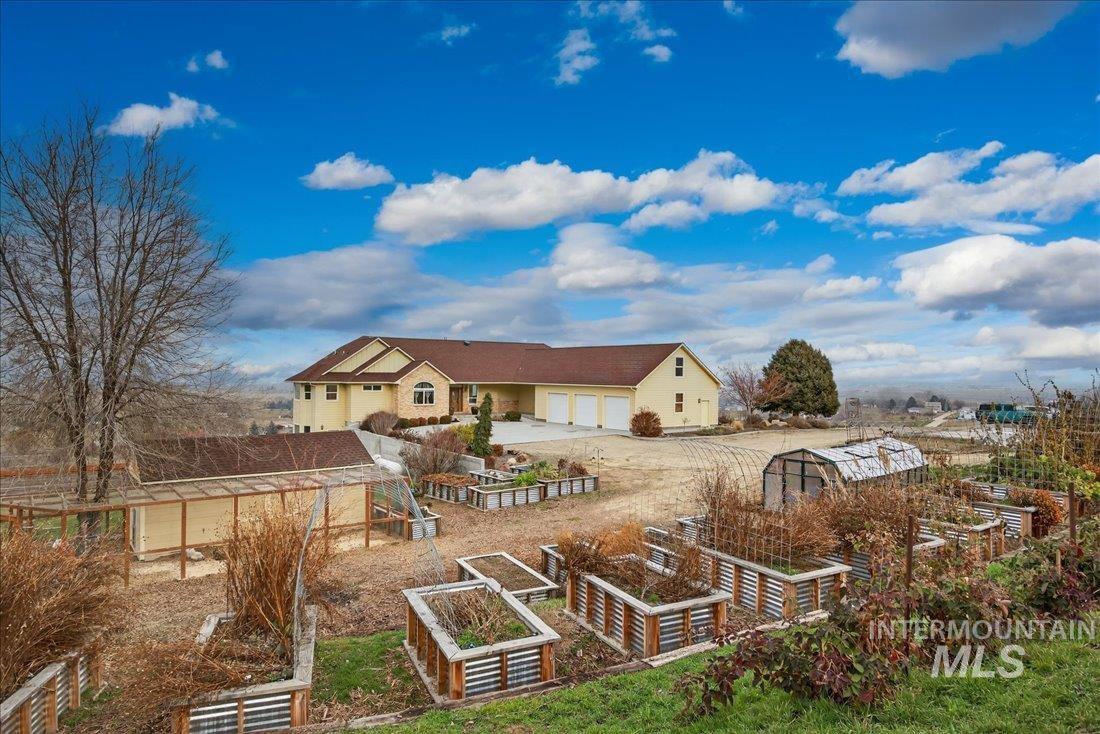 3640 Bishop Road, Emmett, Idaho 83617-8609, 5 Bedrooms, 5 Bathrooms, Residential For Sale, Price $2,300,000,MLS 98970321