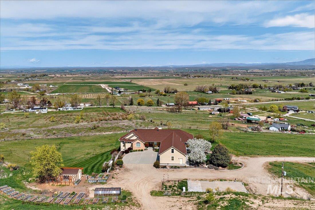 3640 Bishop Road, Emmett, Idaho 83617-8609, 5 Bedrooms, 5 Bathrooms, Residential For Sale, Price $2,300,000,MLS 98970321