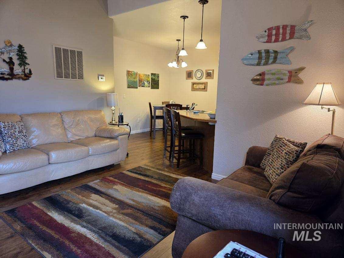 24 Mangum Dr Unit # 1, Donnelly, Idaho 83615, 3 Bedrooms, 2 Bathrooms, Residential For Sale, Price $379,900,MLS 98970322