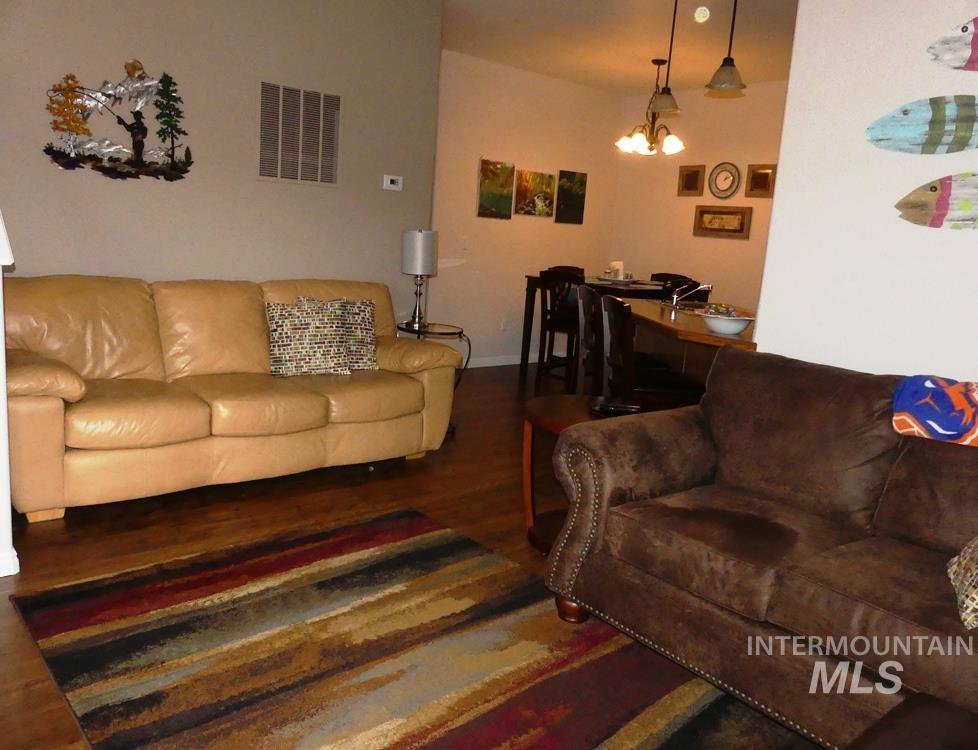 24 Mangum Dr Unit # 1, Donnelly, Idaho 83615, 3 Bedrooms, 2 Bathrooms, Residential For Sale, Price $379,900,MLS 98970322