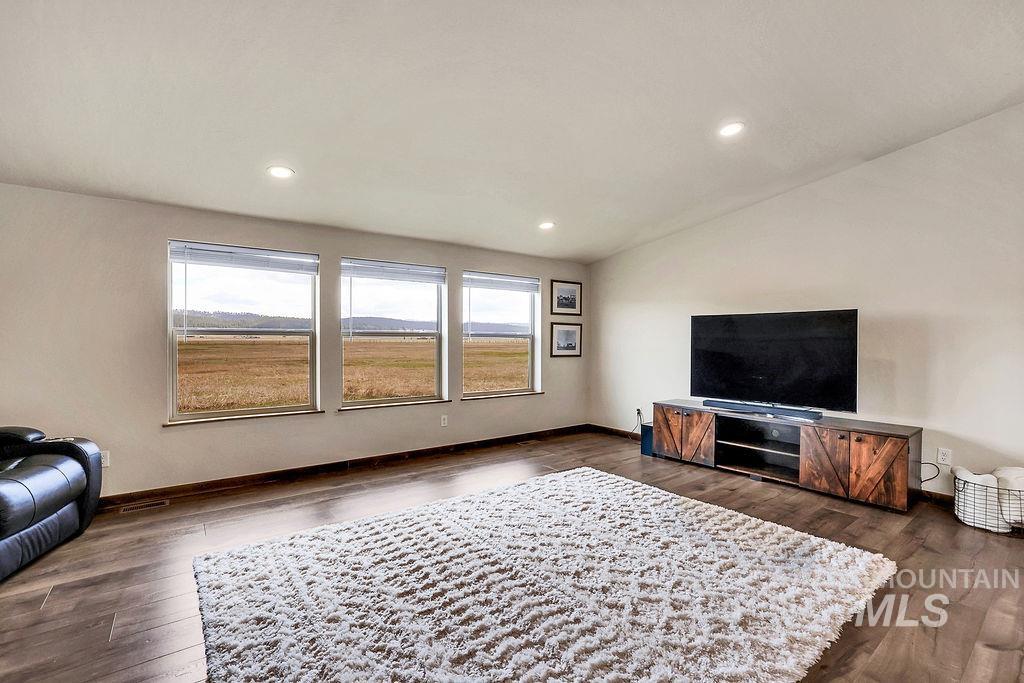 13100 Farm To Market Road, Donnelly, Idaho 83615, 3 Bedrooms, 2 Bathrooms, Residential For Sale, Price $1,279,000, 98970324