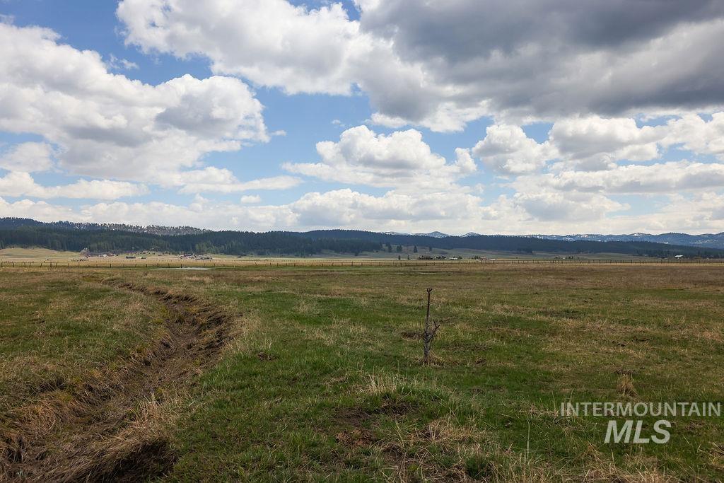 13100 Farm To Market Road, Donnelly, Idaho 83615, 3 Bedrooms, 2 Bathrooms, Residential For Sale, Price $1,279,000, 98970324