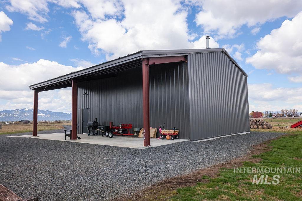 13100 Farm To Market Road, Donnelly, Idaho 83615, 3 Bedrooms, 2 Bathrooms, Residential For Sale, Price $1,279,000, 98970324