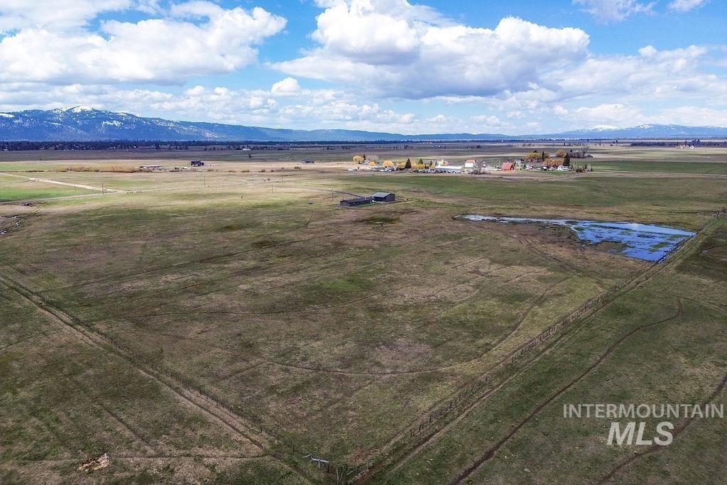 13100 Farm To Market Road, Donnelly, Idaho 83615, 3 Bedrooms, 2 Bathrooms, Residential For Sale, Price $1,279,000, 98970324