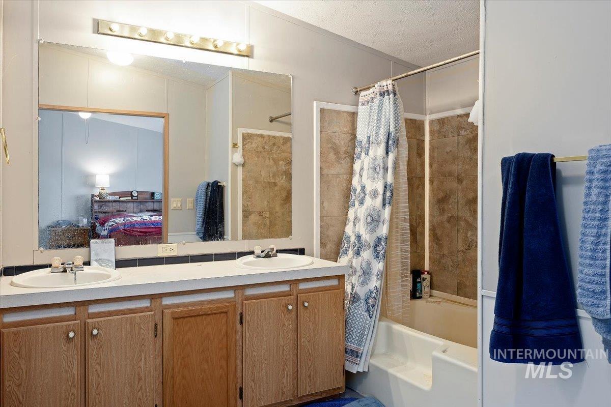 798 W 100 S, Paul, Idaho 83347, 3 Bedrooms, 2 Bathrooms, Residential For Sale, Price $300,000, 98970328