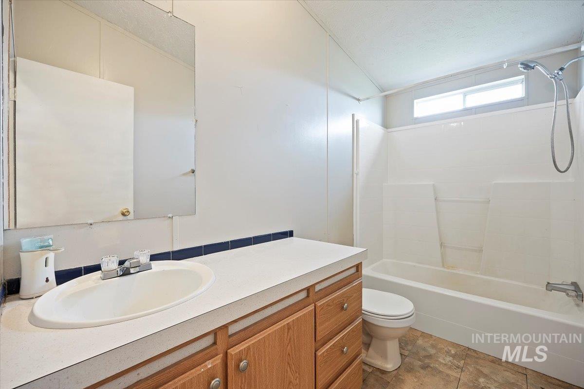 798 W 100 S, Paul, Idaho 83347, 3 Bedrooms, 2 Bathrooms, Residential For Sale, Price $300,000, 98970328