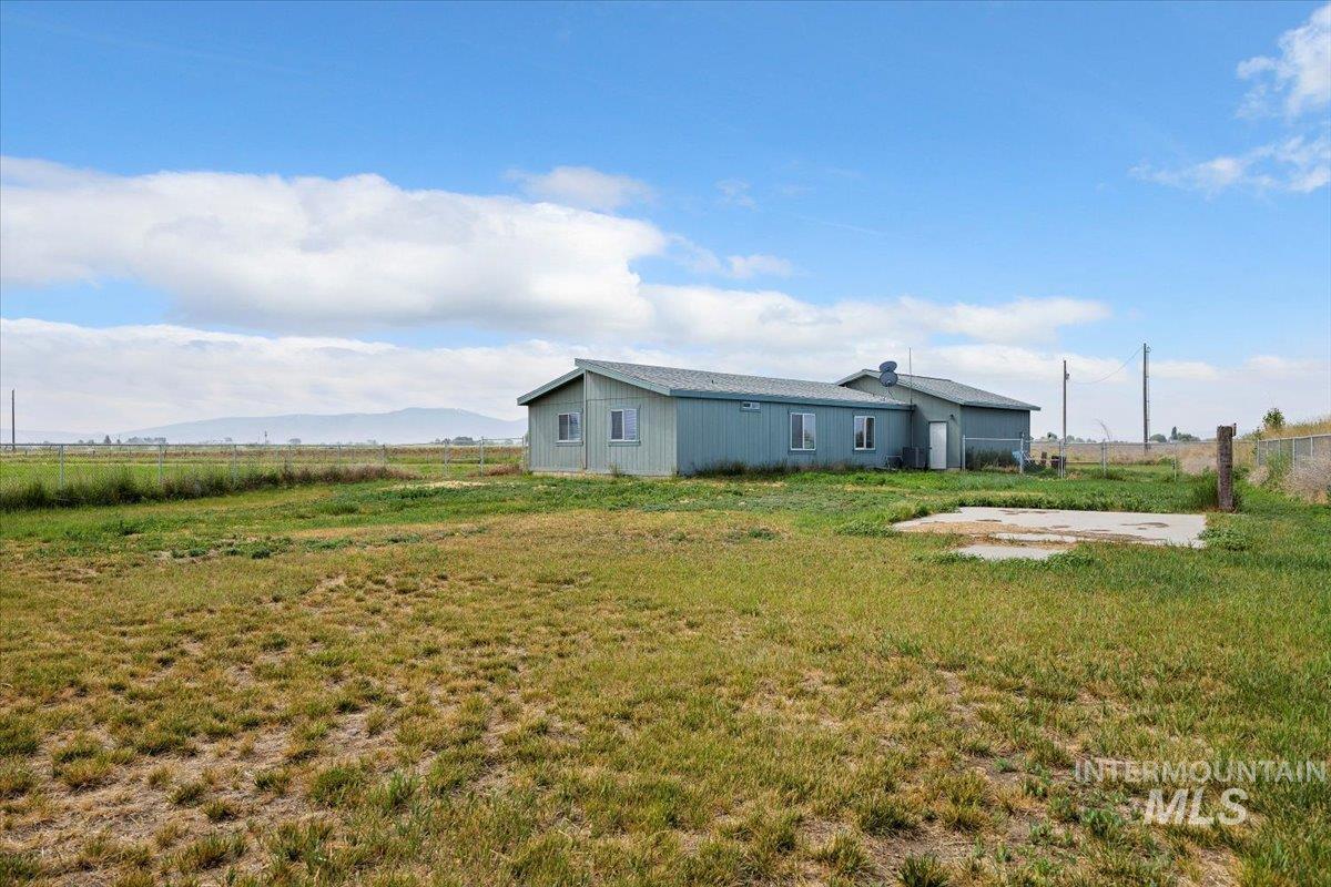 798 W 100 S, Paul, Idaho 83347, 3 Bedrooms, 2 Bathrooms, Residential For Sale, Price $300,000, 98970328