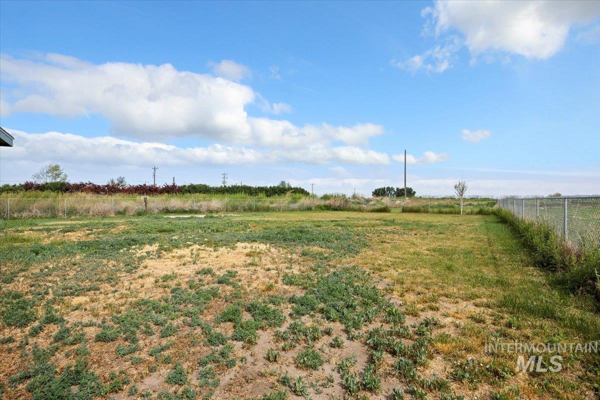 798 W 100 S, Paul, Idaho 83347, 3 Bedrooms, 2 Bathrooms, Residential For Sale, Price $300,000, 98970328