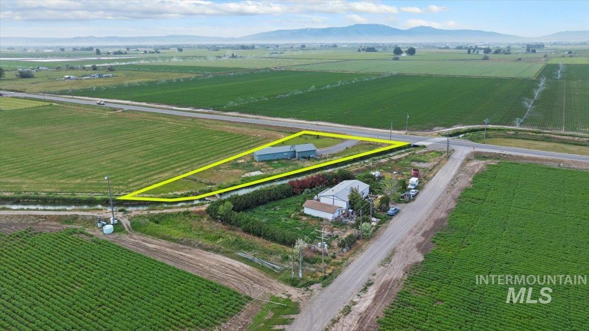 798 W 100 S, Paul, Idaho 83347, 3 Bedrooms, 2 Bathrooms, Residential For Sale, Price $300,000, 98970328