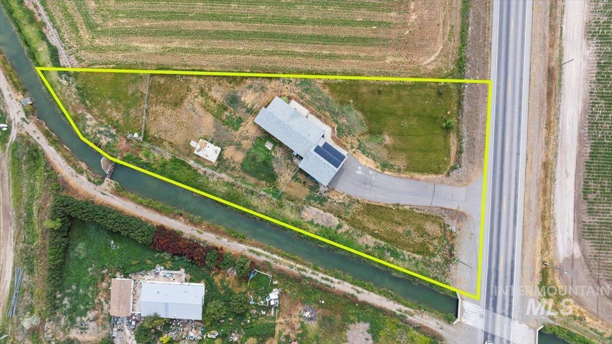 798 W 100 S, Paul, Idaho 83347, 3 Bedrooms, 2 Bathrooms, Residential For Sale, Price $300,000, 98970328