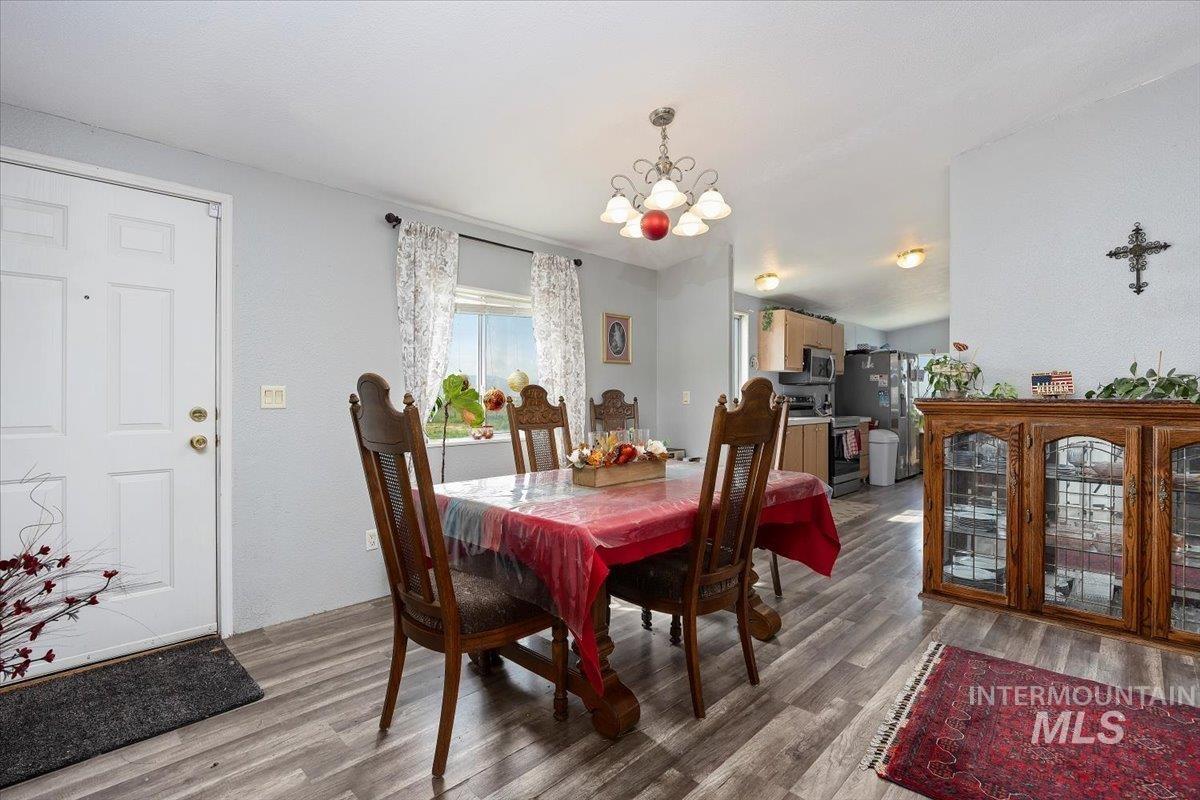 798 W 100 S, Paul, Idaho 83347, 3 Bedrooms, 2 Bathrooms, Residential For Sale, Price $300,000, 98970328